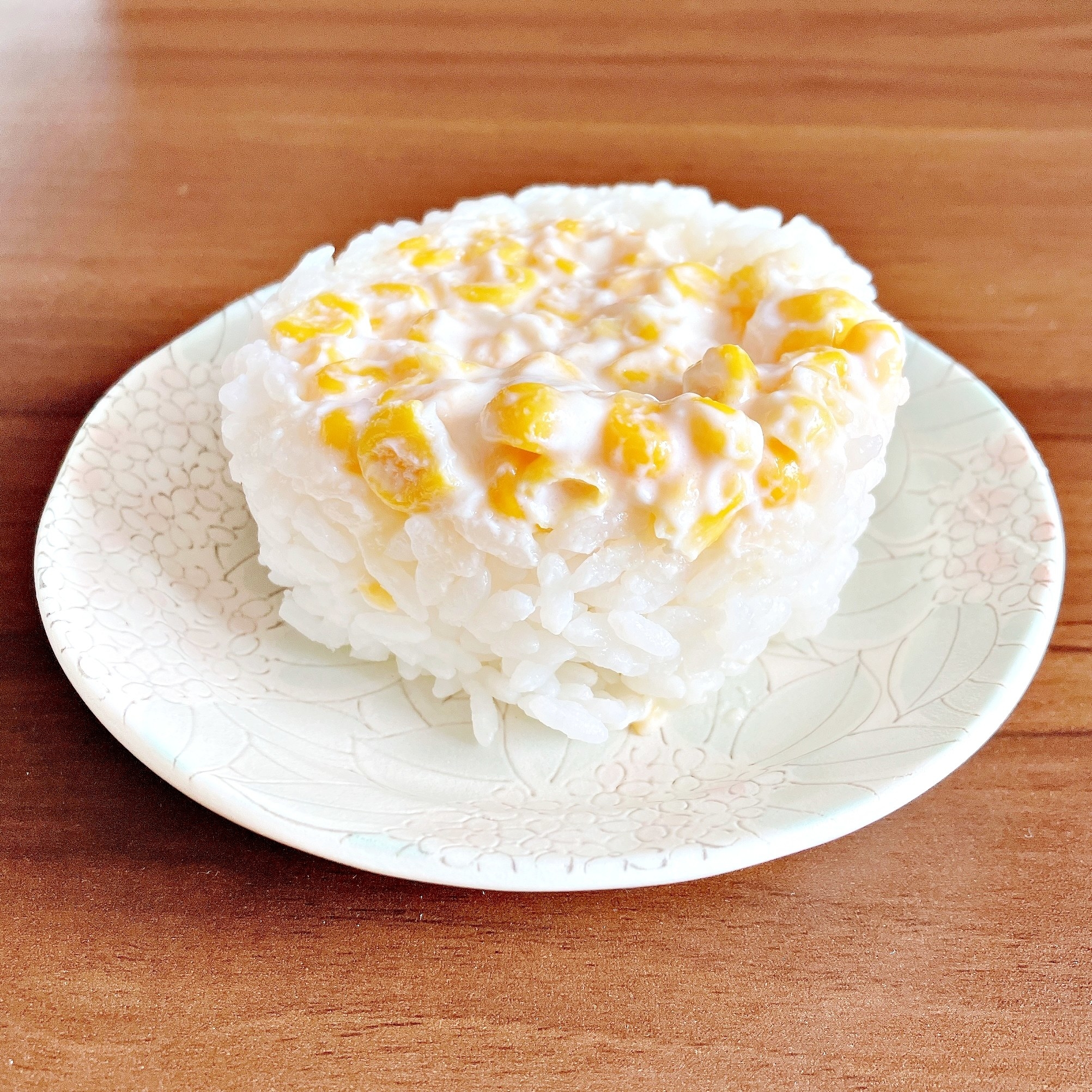 FamilyMart(ファミリーマート)のおすすめおにぎり「コーンマヨネーズ寿司」