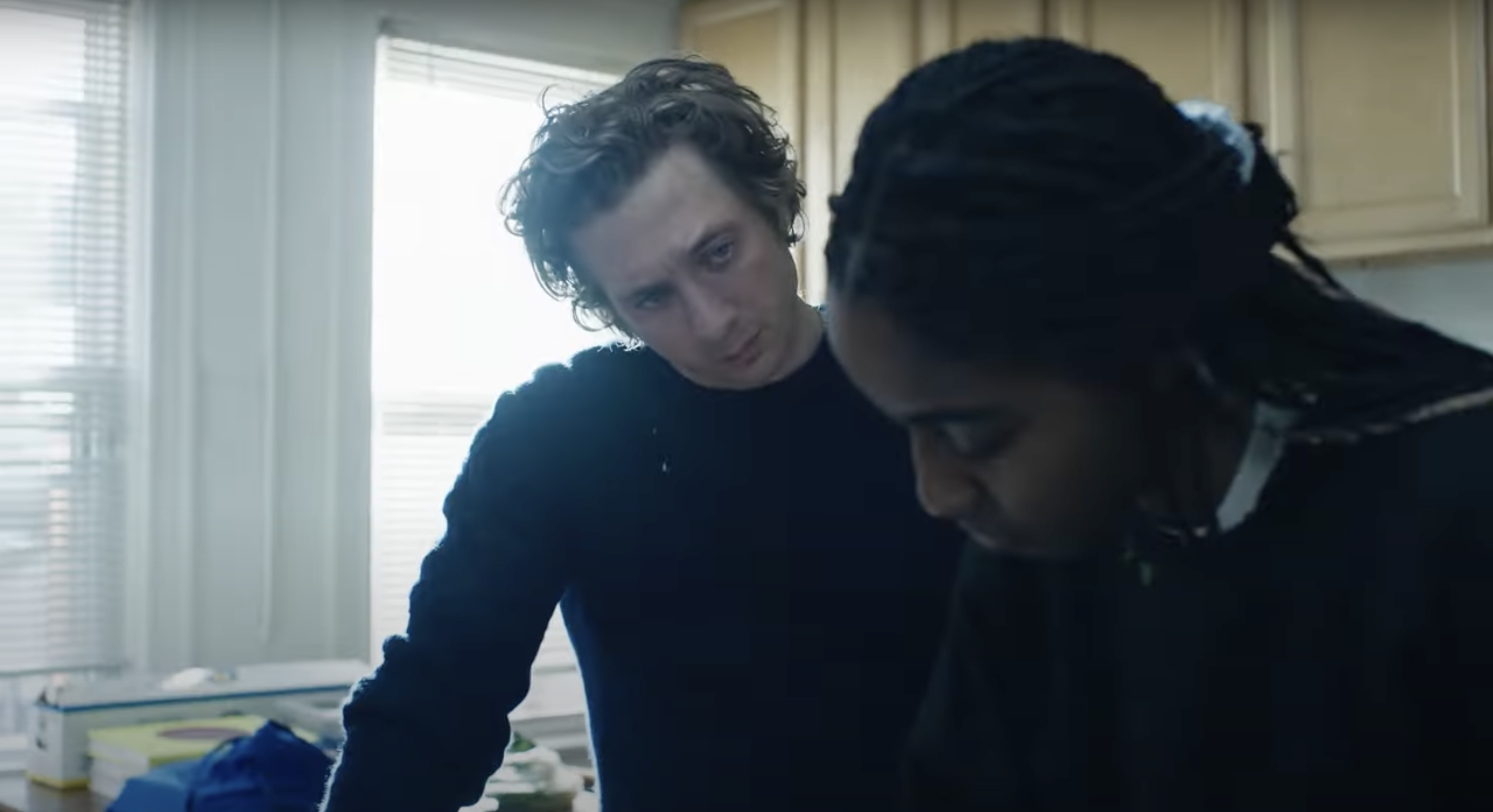 jeremy allen white and ayo edebiri in the bear