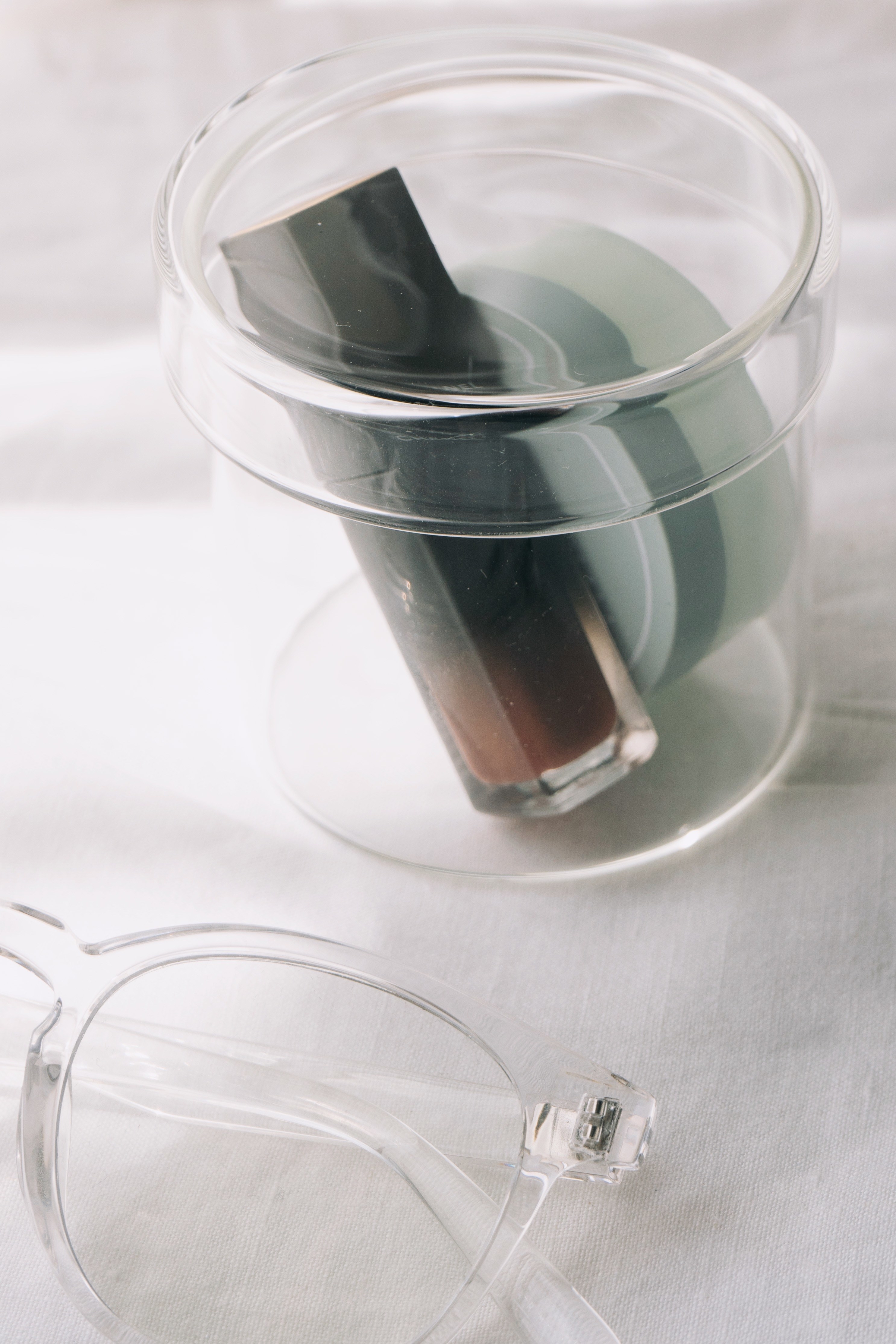 3COINSのおすすめ雑貨「【KonMari×3COINS】蓋付ガラスラウンド収納:小サイズ」