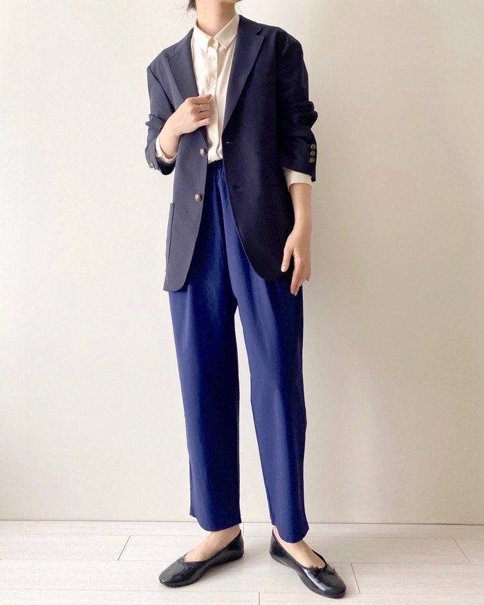 UNIQLO(ユニクロ)のおすすめパンツ「ナイロンウルトラストレッチテーパードパンツ」