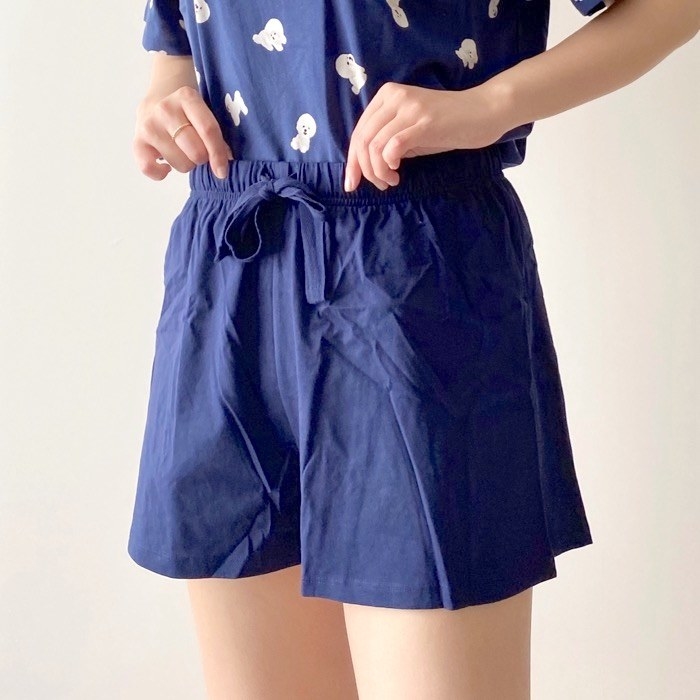 GU（ジーユー）のオススメのルームウェア「ラウンジセット（半袖＆ショートパンツ）（ドッグ）OSB＋EC」のコーディネート