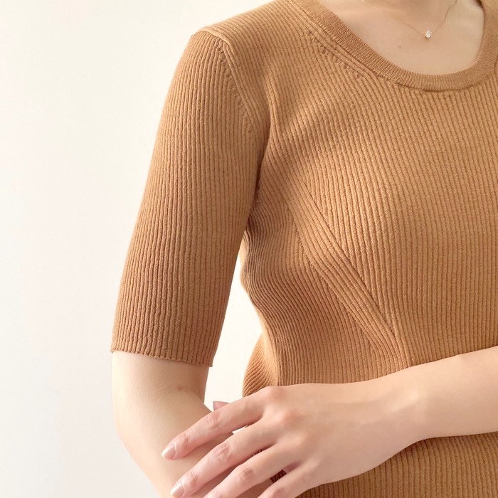 GU（ジーユー）のオススメのトップス「シアーリブセーター(5分袖)Q」