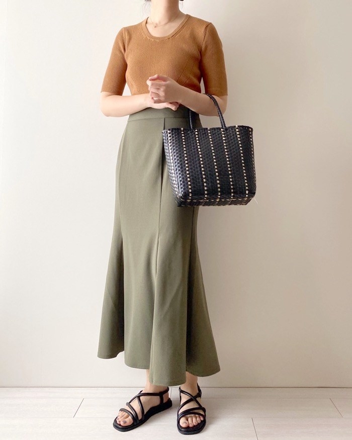 GU（ジーユー）のオススメのトップス「シアーリブセーター(5分袖)Q」