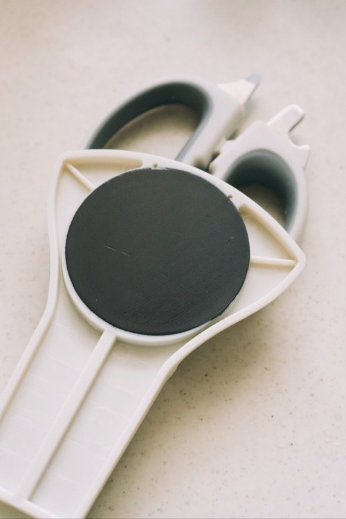 スリコのオススメキッチングッズ「≪分解できる!≫ケース付キッチンバサミ」