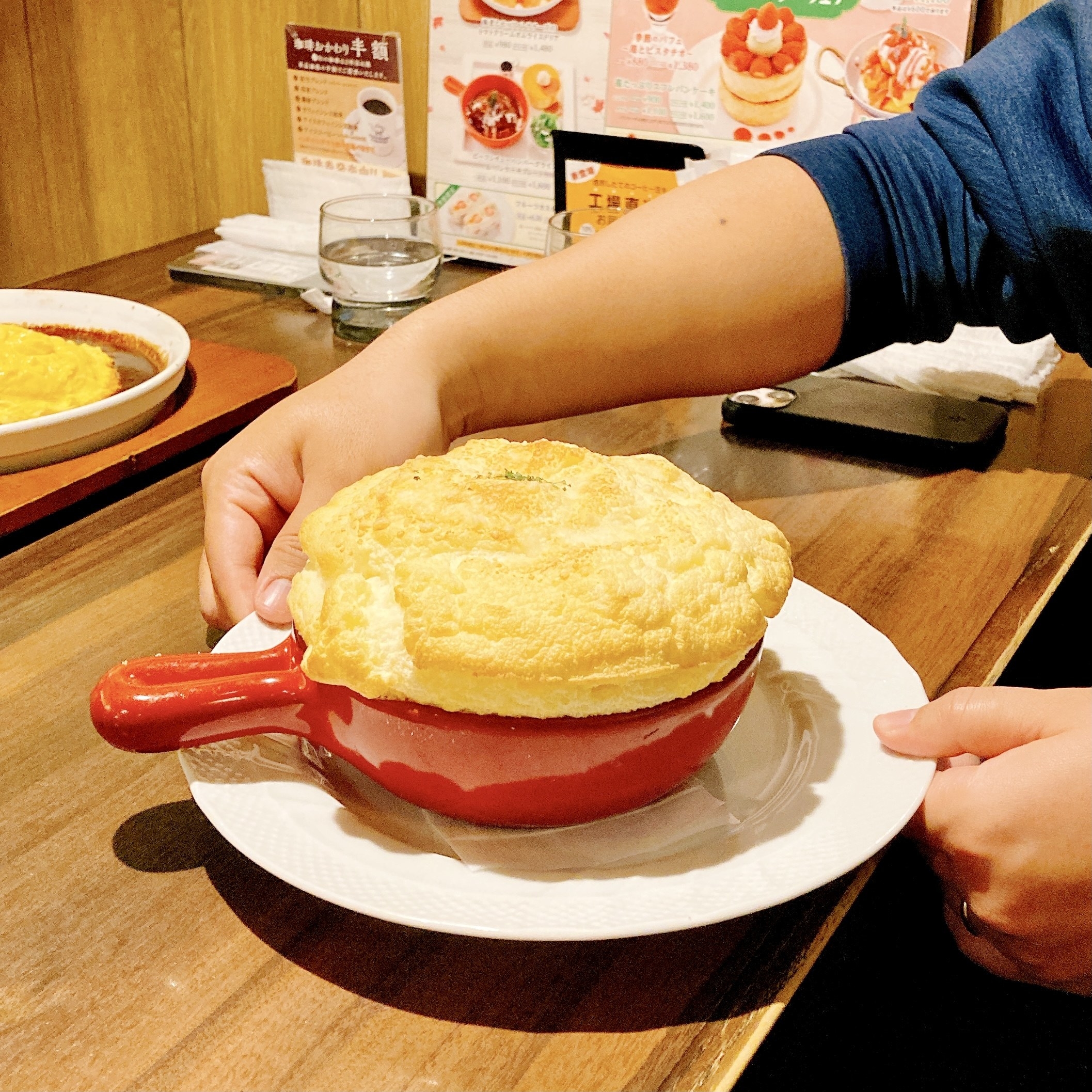 星乃珈琲のおすすめメニュー「窯焼きふわふわスフレドリア」