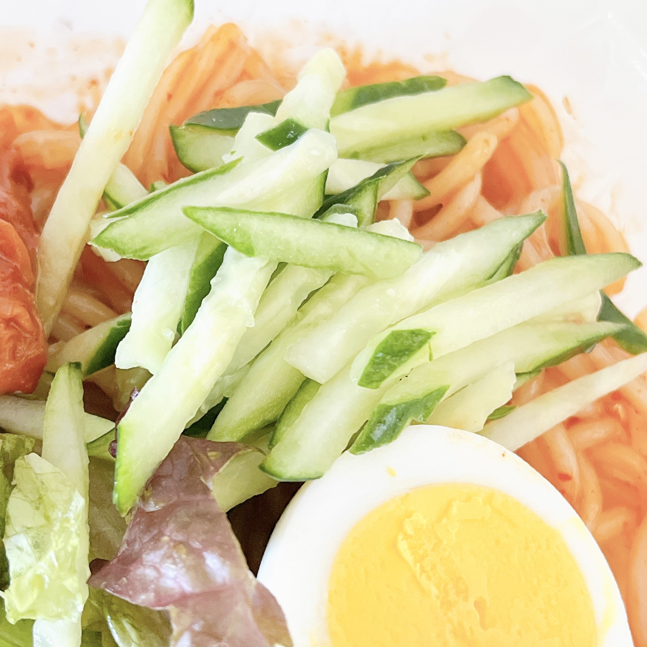 セブン-イレブンのおすすめのフード「ビビン冷麺」