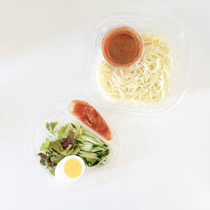 セブン-イレブンのおすすめのフード「ビビン冷麺」