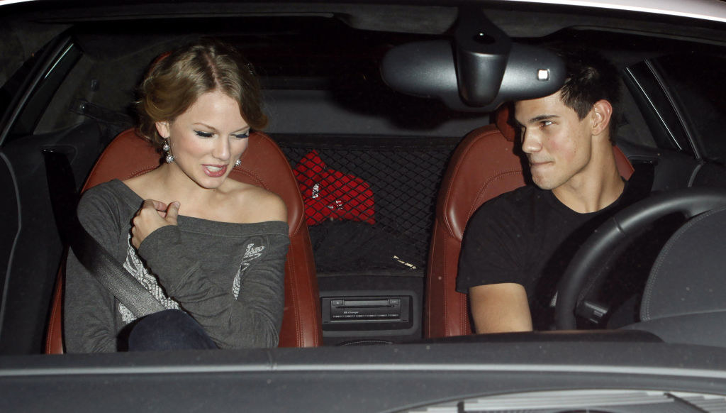 Taylor Swift and Taylor Lautner in a car