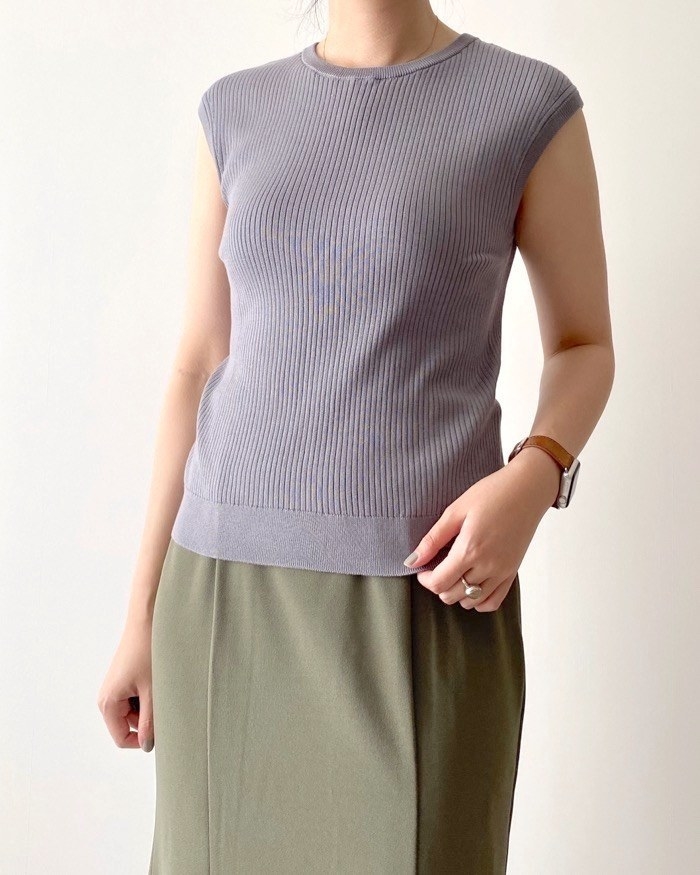 UNIQLO(ユニクロ)のオススメのトップス「UVカットフレンチスリーブセーター」