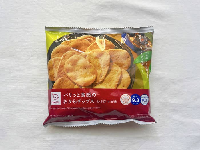 LAWSON（ローソン）のオススメのお菓子「バリっと食感のおからチップス わさびマヨ味 32g」