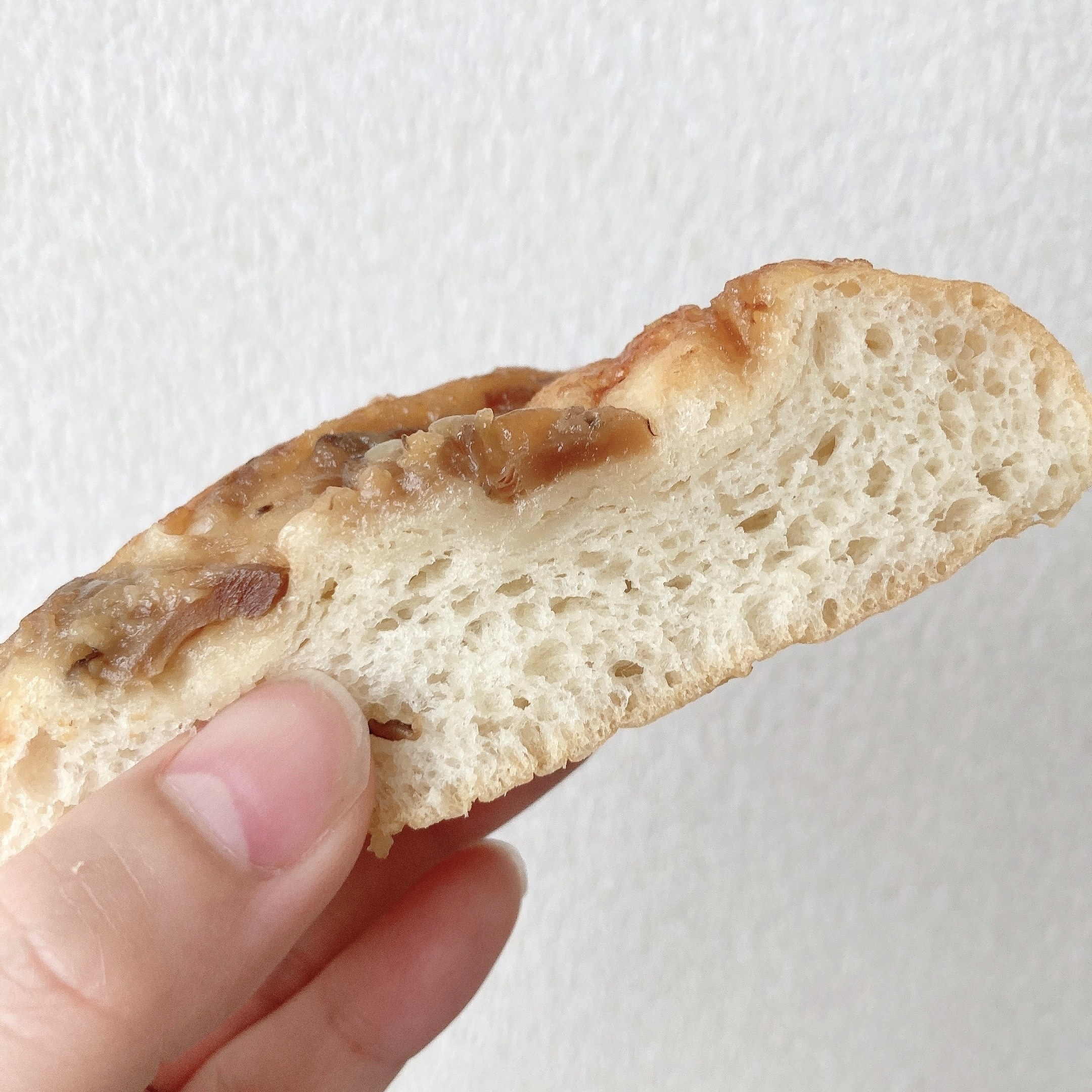 LAWSON（ローソン）のオススメのパン「マックストリュフ香るきのこフォカッチャ」