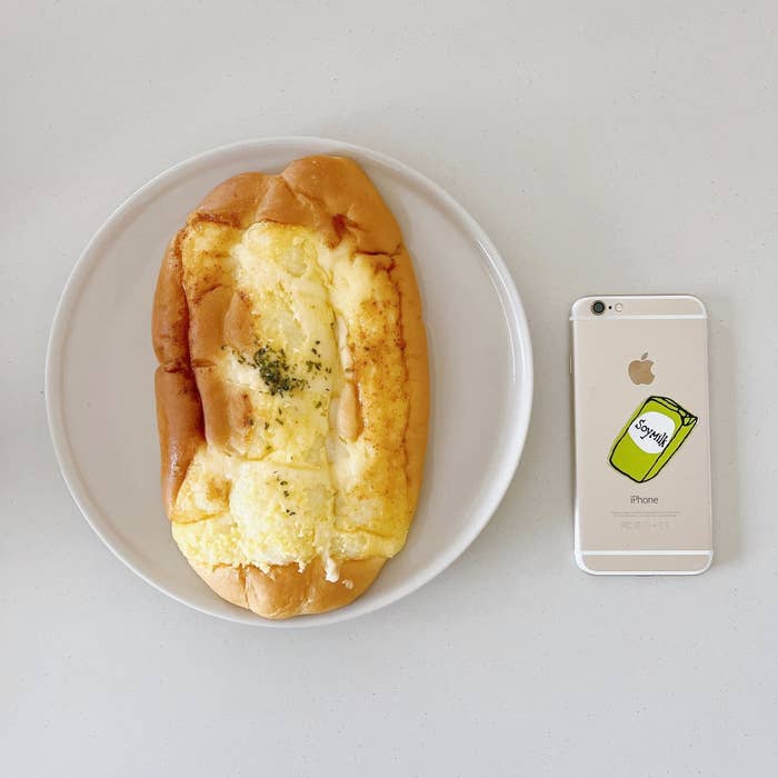 LAWSON（ローソン）のオススメのパン「食べ応え満足！チーズマヨネーズパン」