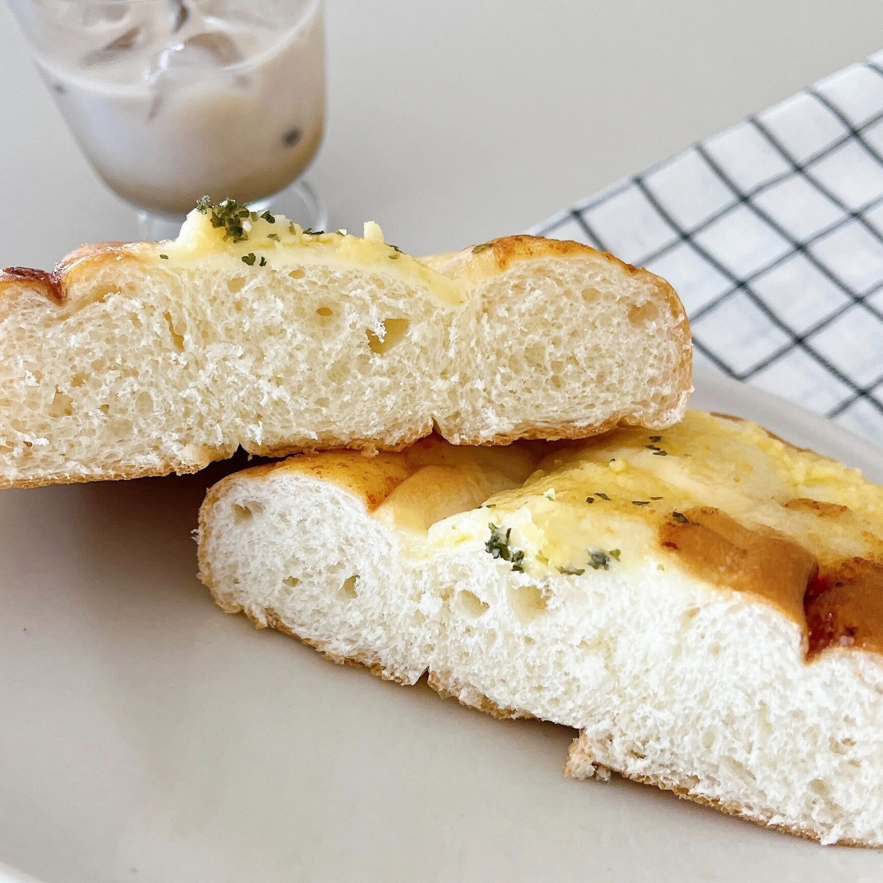 LAWSON（ローソン）のオススメのパン「食べ応え満足！チーズマヨネーズパン」