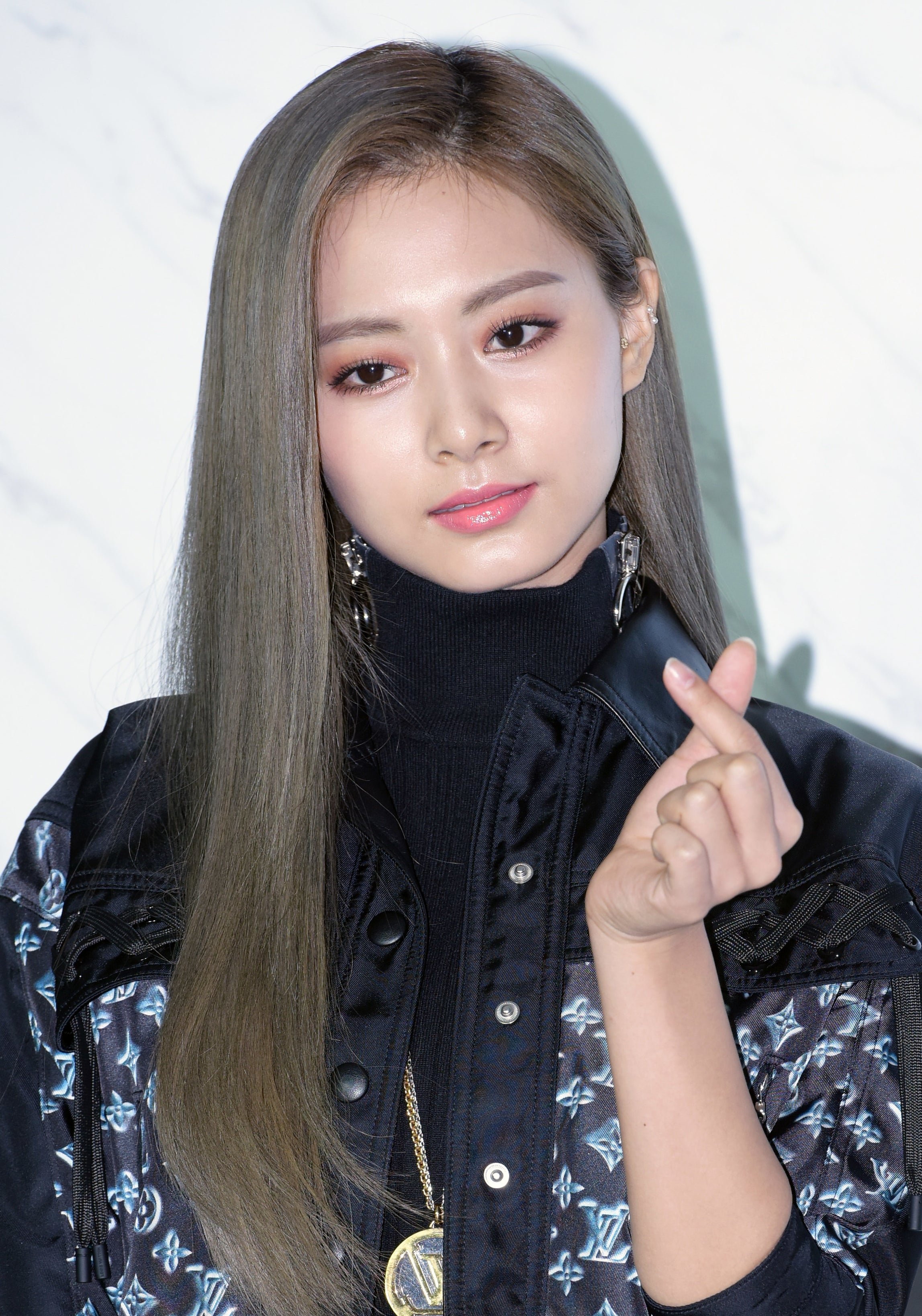 Tzuyu of TWICE attends a photo call of Louis Vuitton&#x27;s Cruise 2020 Seoul Spin-Off Show