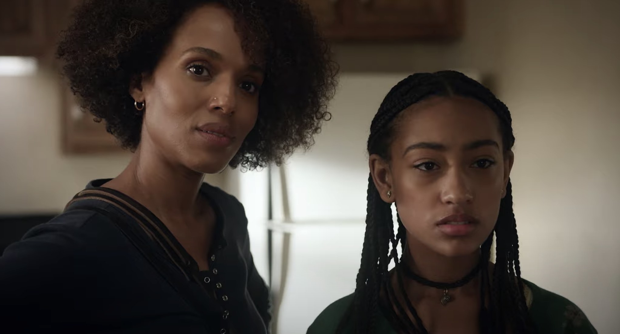Kerry Washington stands next to Lexi Underwood as they play mother and daughter in the series Little Fires Everywhere