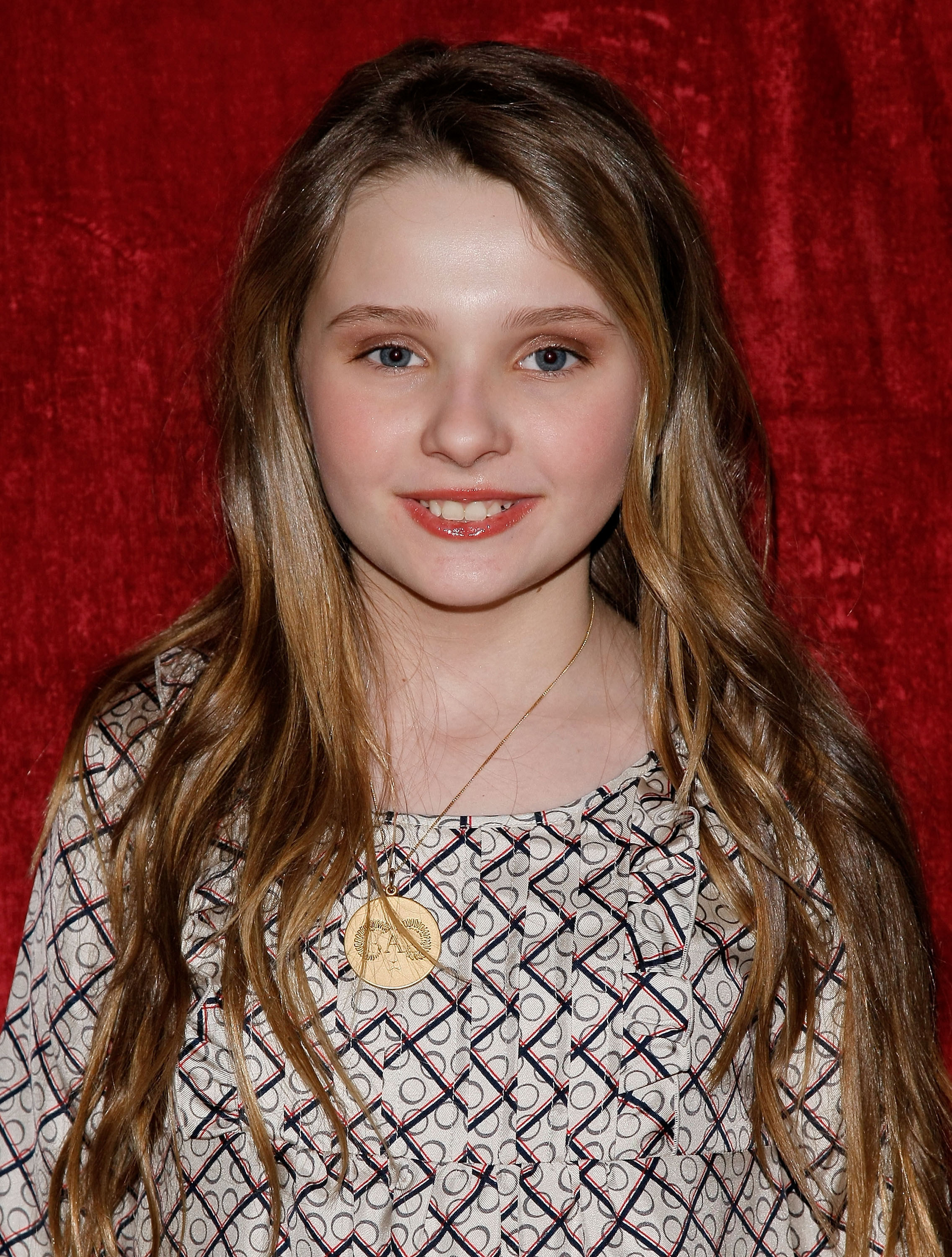 Abigail Breslin arrives at the &quot;Definitely, Maybe&quot; premiere on February 12, 2008