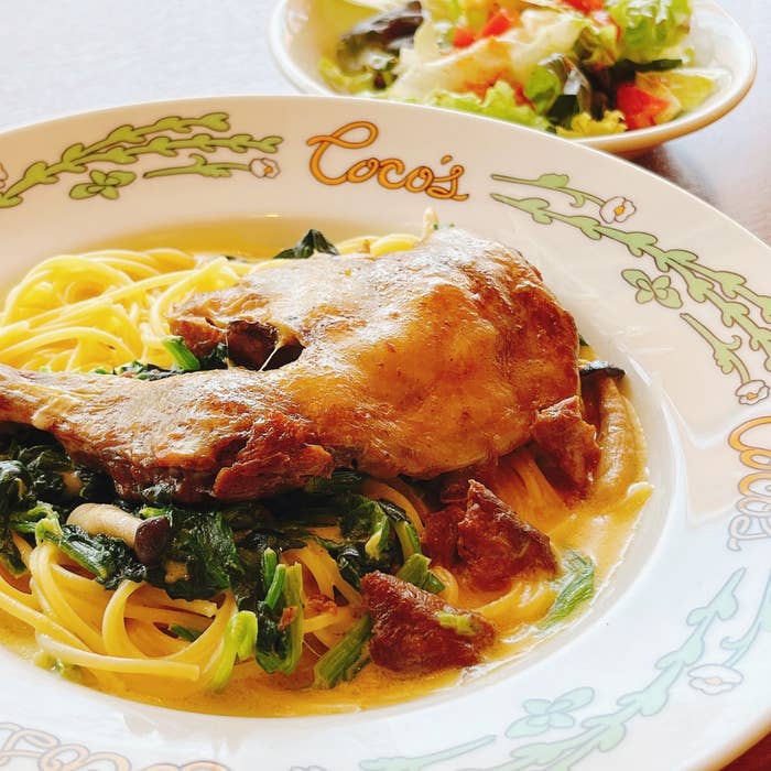ココスのおすすめランチメニュー「ほろほろチキンのカレークリーム パスタランチ」