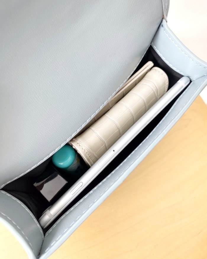 ZARAのオススメのバッグ「ダブルハンドル クロスボディバッグ」