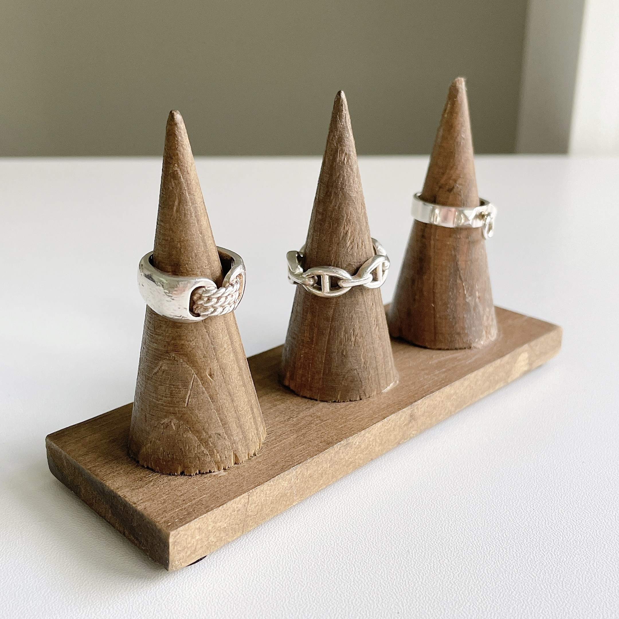 salut!(サリュ)のおすすめのアイテム「【マルシェディスプレイ】リングホルダー3連」