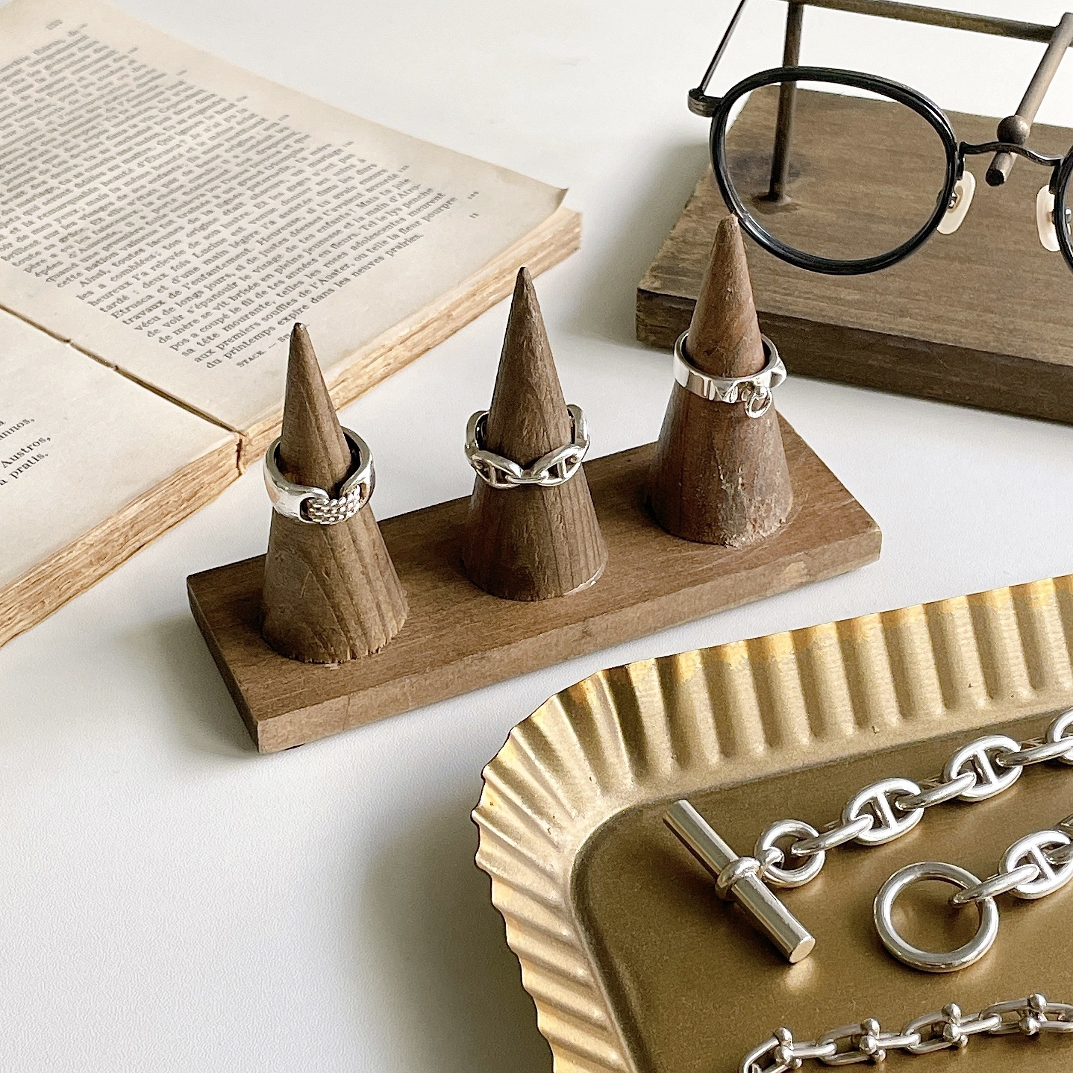 salut!(サリュ)のおすすめのアイテム「【マルシェディスプレイ】リングホルダー3連」