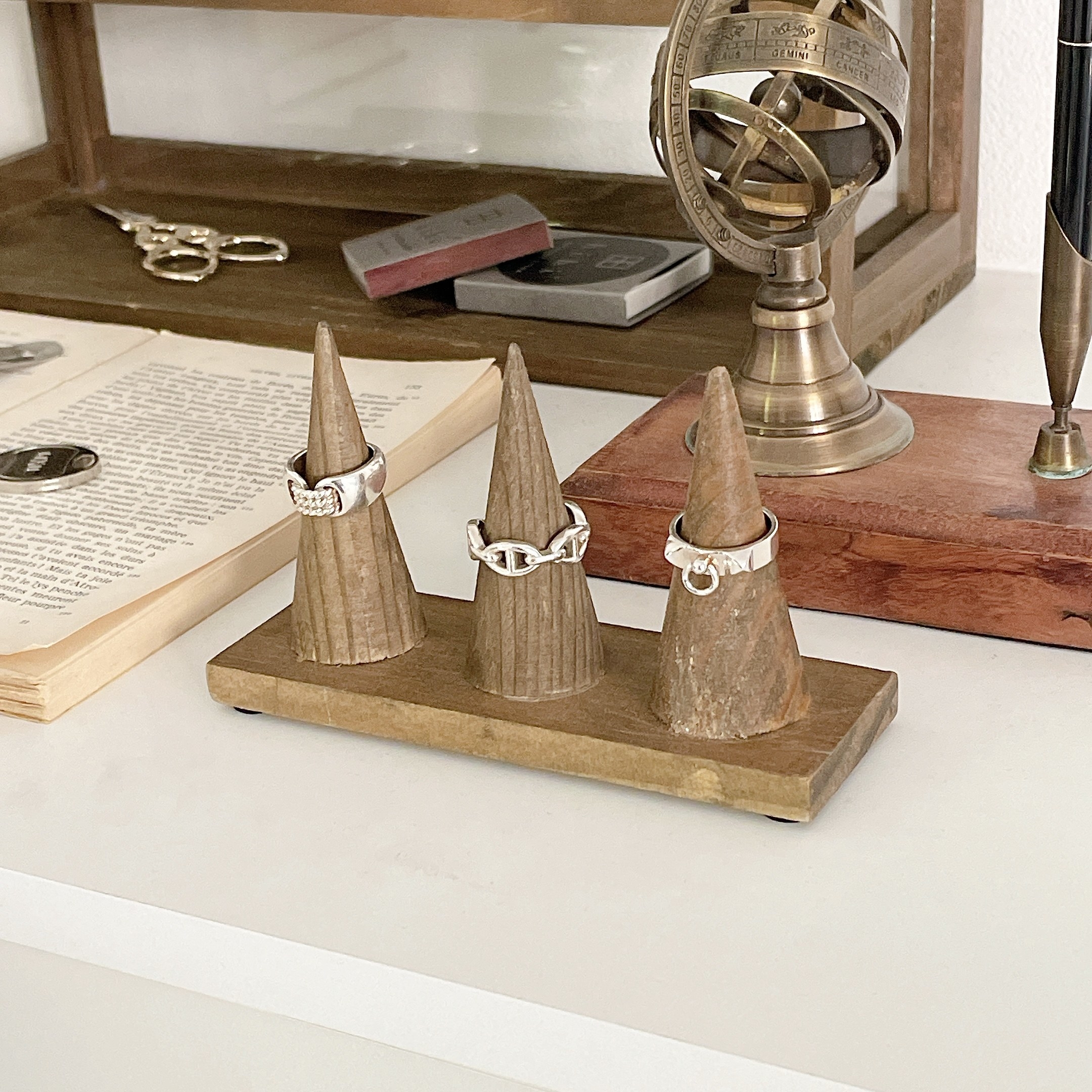 salut!(サリュ)のおすすめのアイテム「【マルシェディスプレイ】リングホルダー3連」