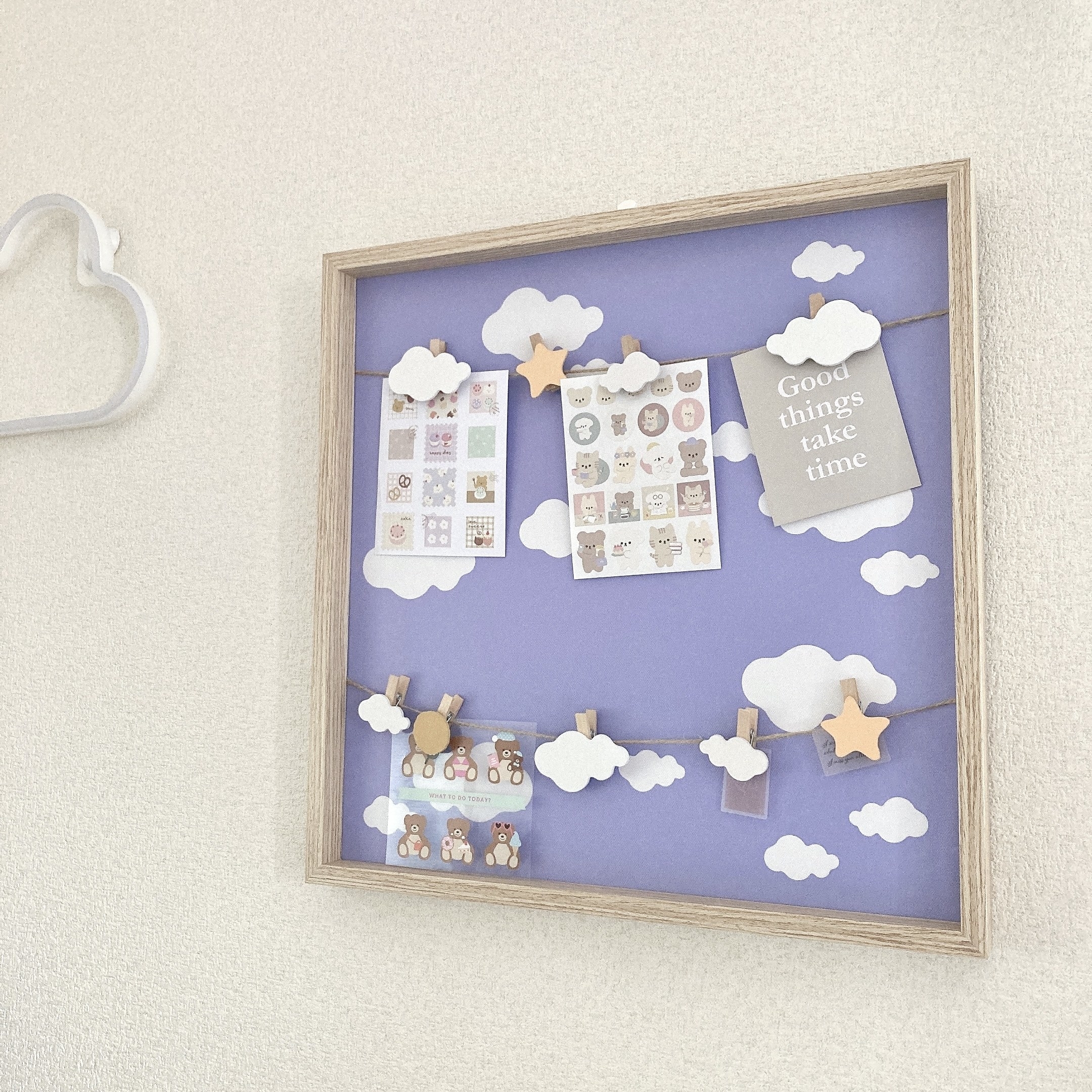 FLYING TIGER（フライングタイガー）のオススメのインテリア雑貨「雲のクリップ付きフレーム」