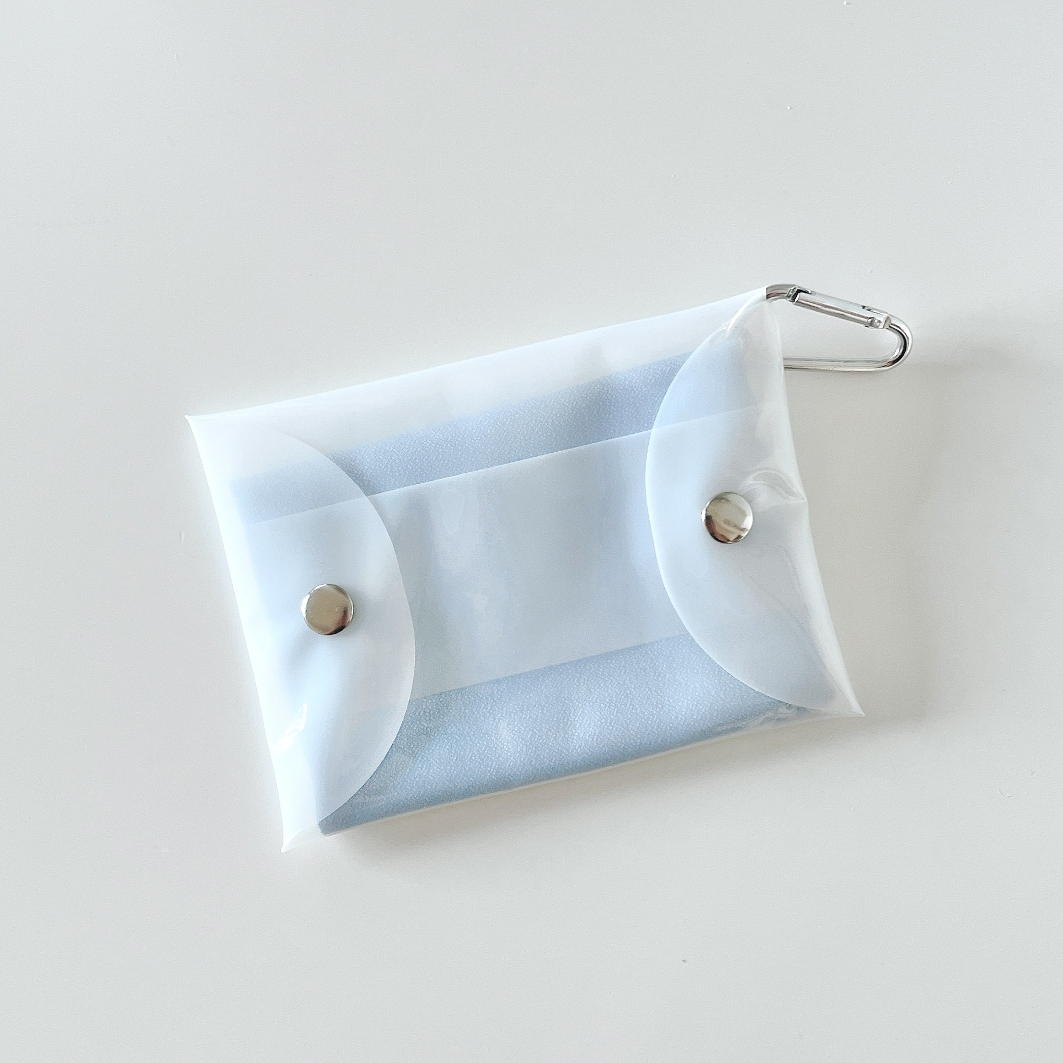 3coinsのおすすめの便利アイテム「ポーチ付きクールタオル」