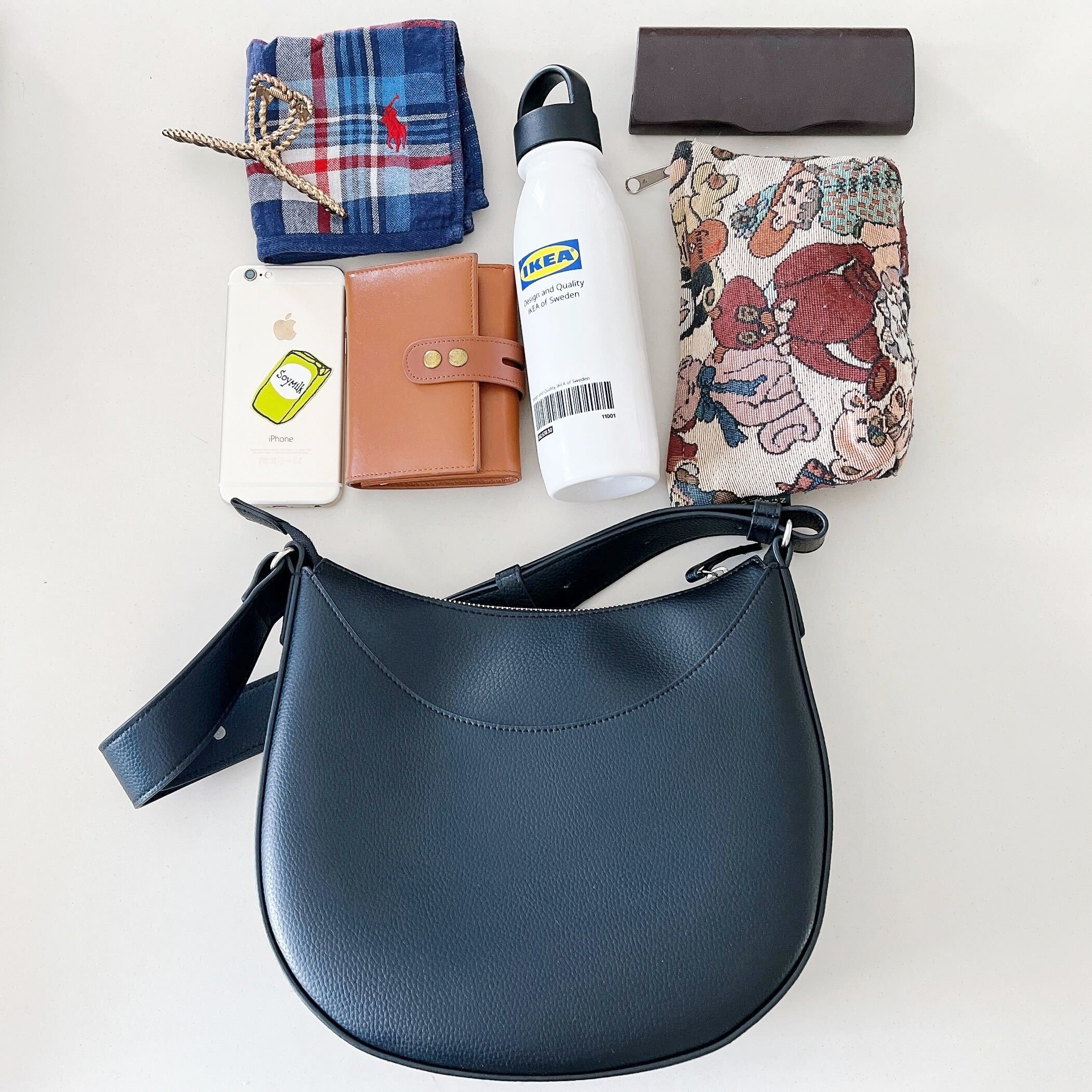 UNIQLO（ユニクロ）のオススメのバッグ「レザータッチワンハンドルバッグ」