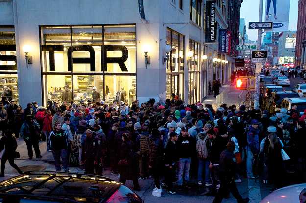 All Of New York City's Most Chaotic Sneaker Releases - Vimarsana News