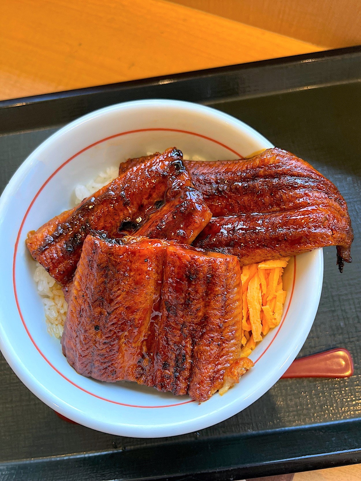 なか卯のおすすめメニュー「うなぎ豪快盛」