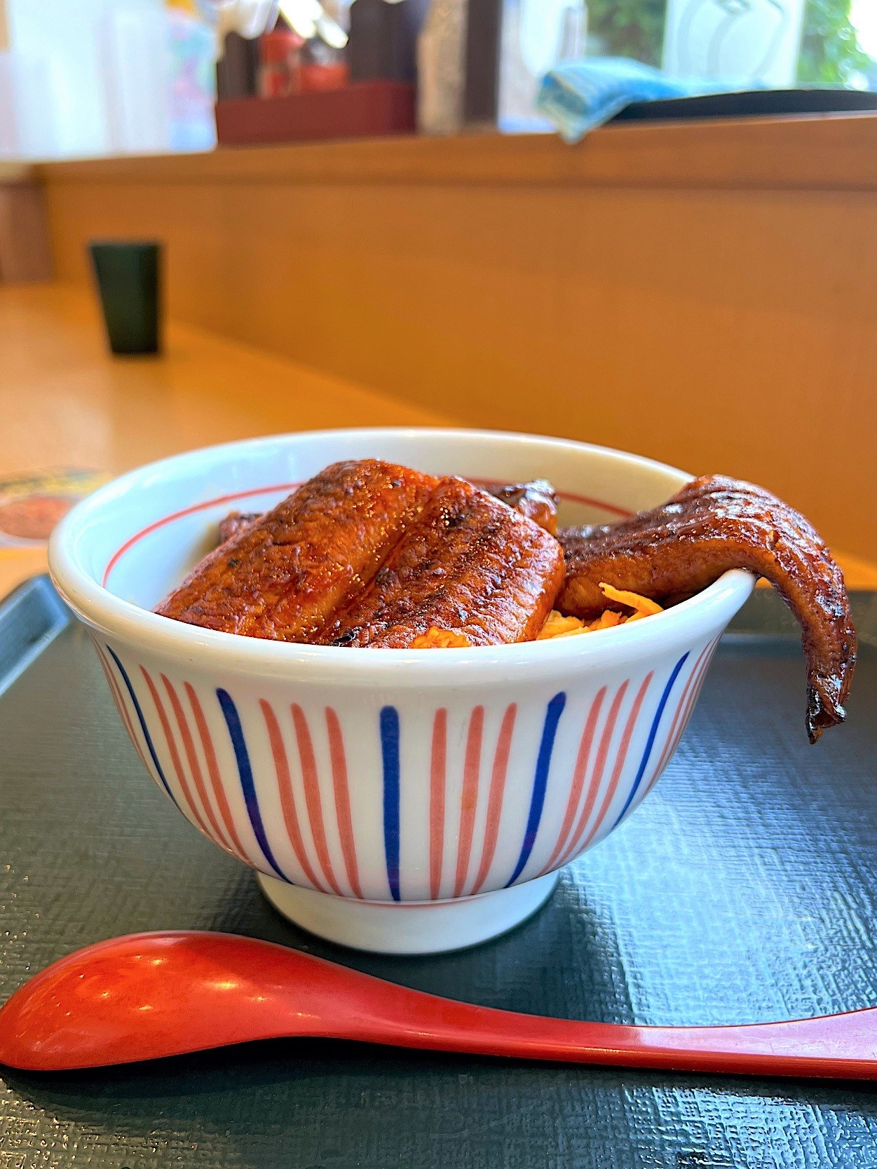 なか卯のおすすめメニュー「うなぎ豪快盛」