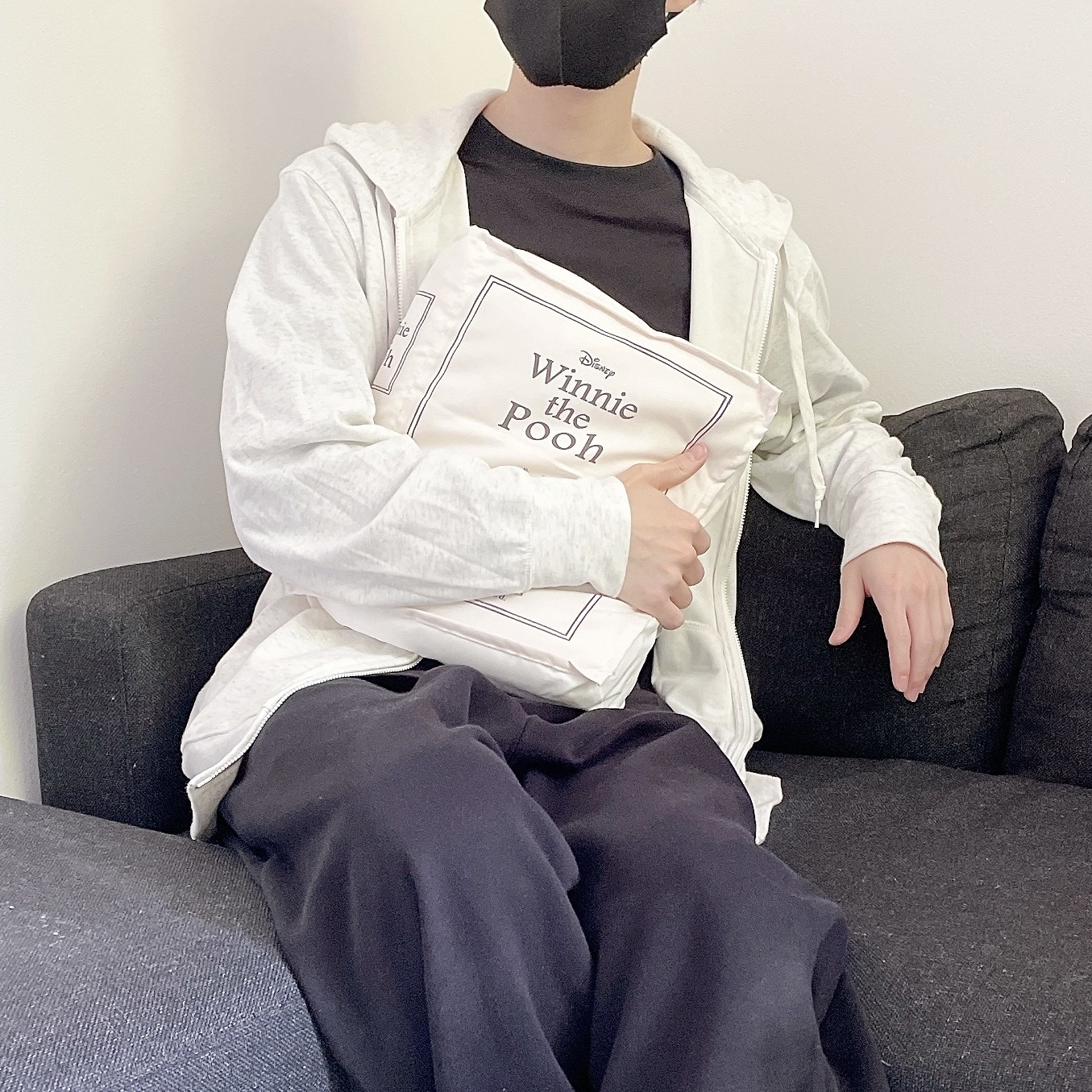 salut!（サリュ）のおすすめのアイテム「【Winnie the Pooh】ブック型クッション」