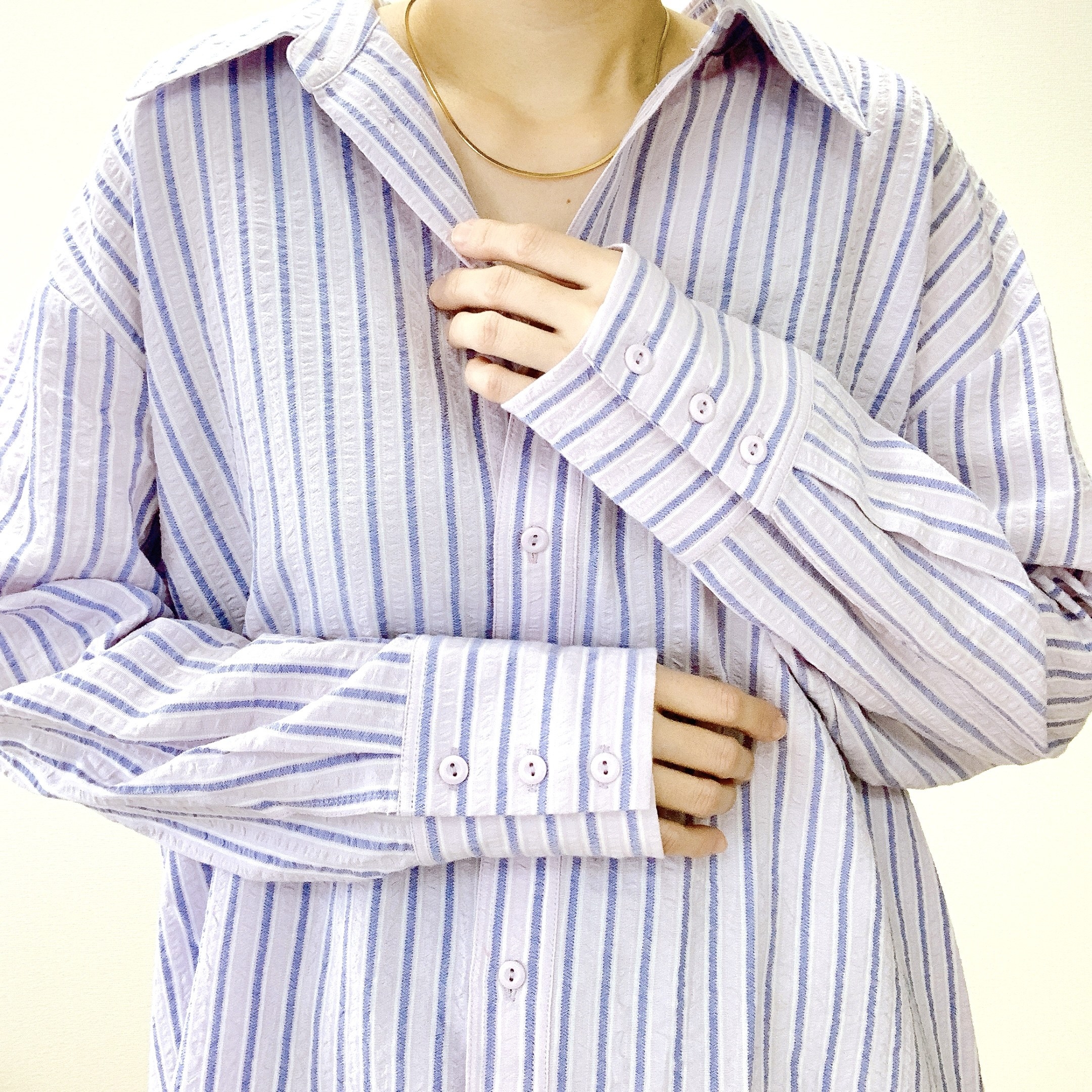 H＆Mのおすすめのレディースアイテム「コットンクレープシャツ」