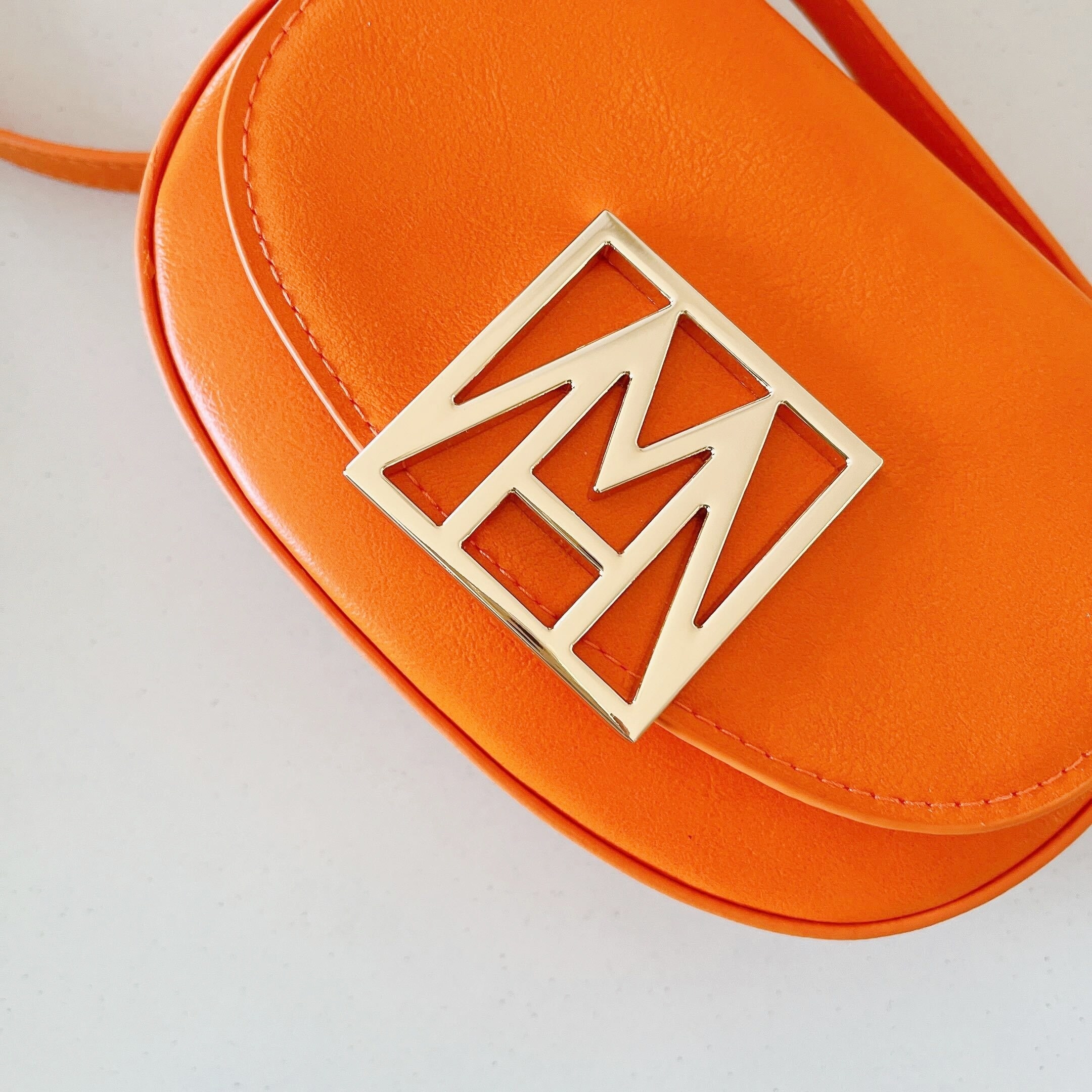 H&amp;amp;M（エイチアンドエム）のオススメのバッグ「ショルダーバッグ」