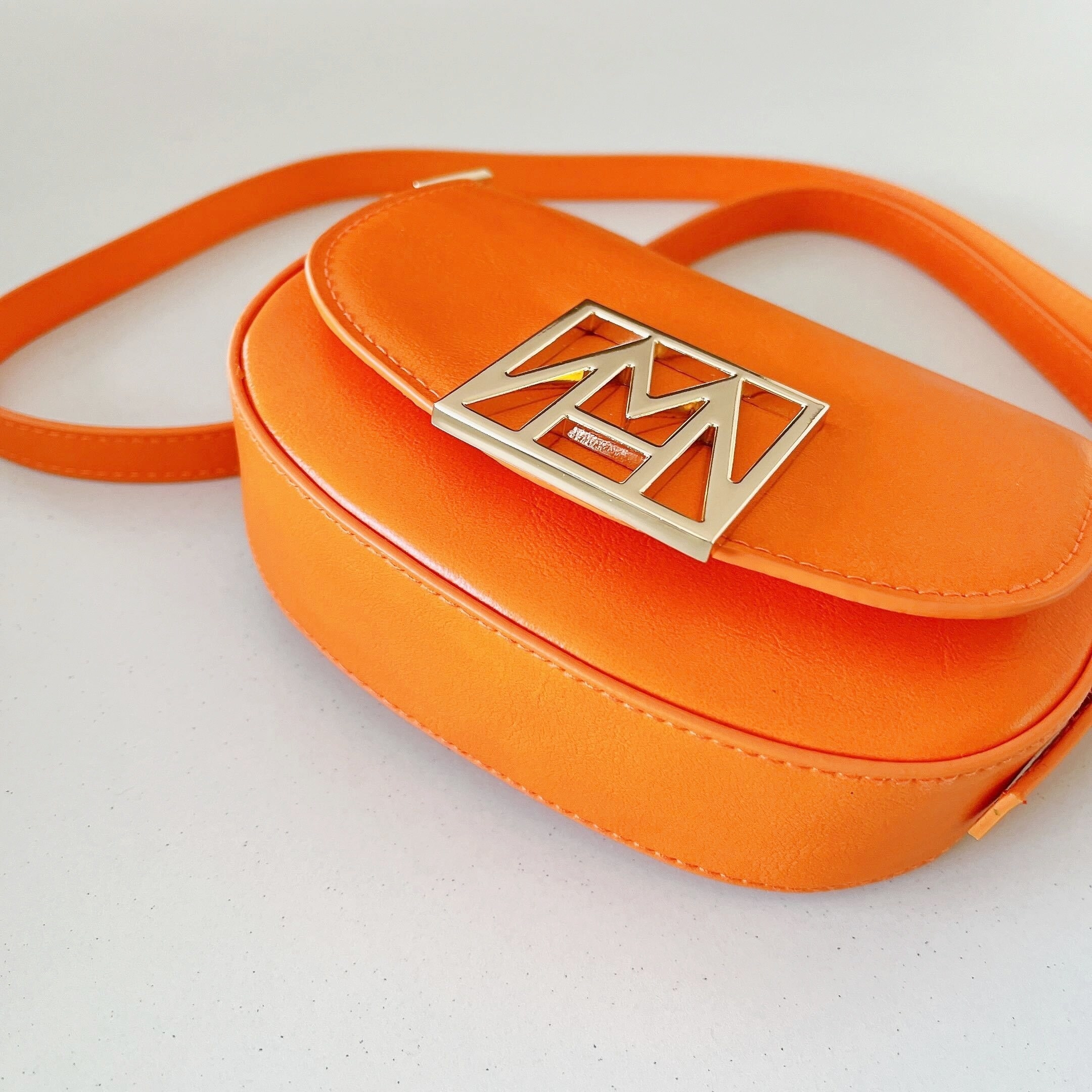 H&amp;amp;M（エイチアンドエム）のオススメのバッグ「ショルダーバッグ」