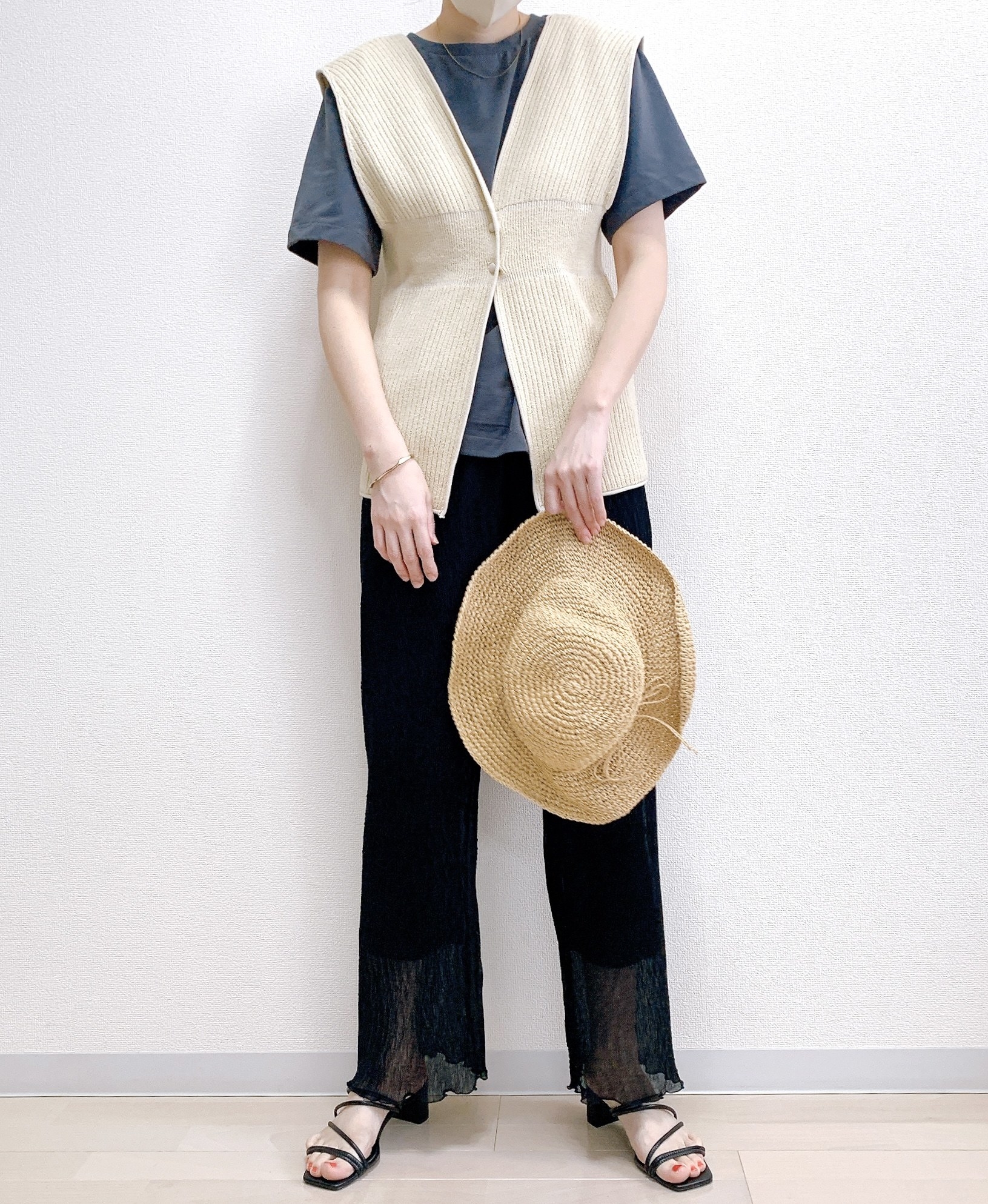 H＆Mのおすすめのレディースアイテム「ドローストリングディテールTシャツ」