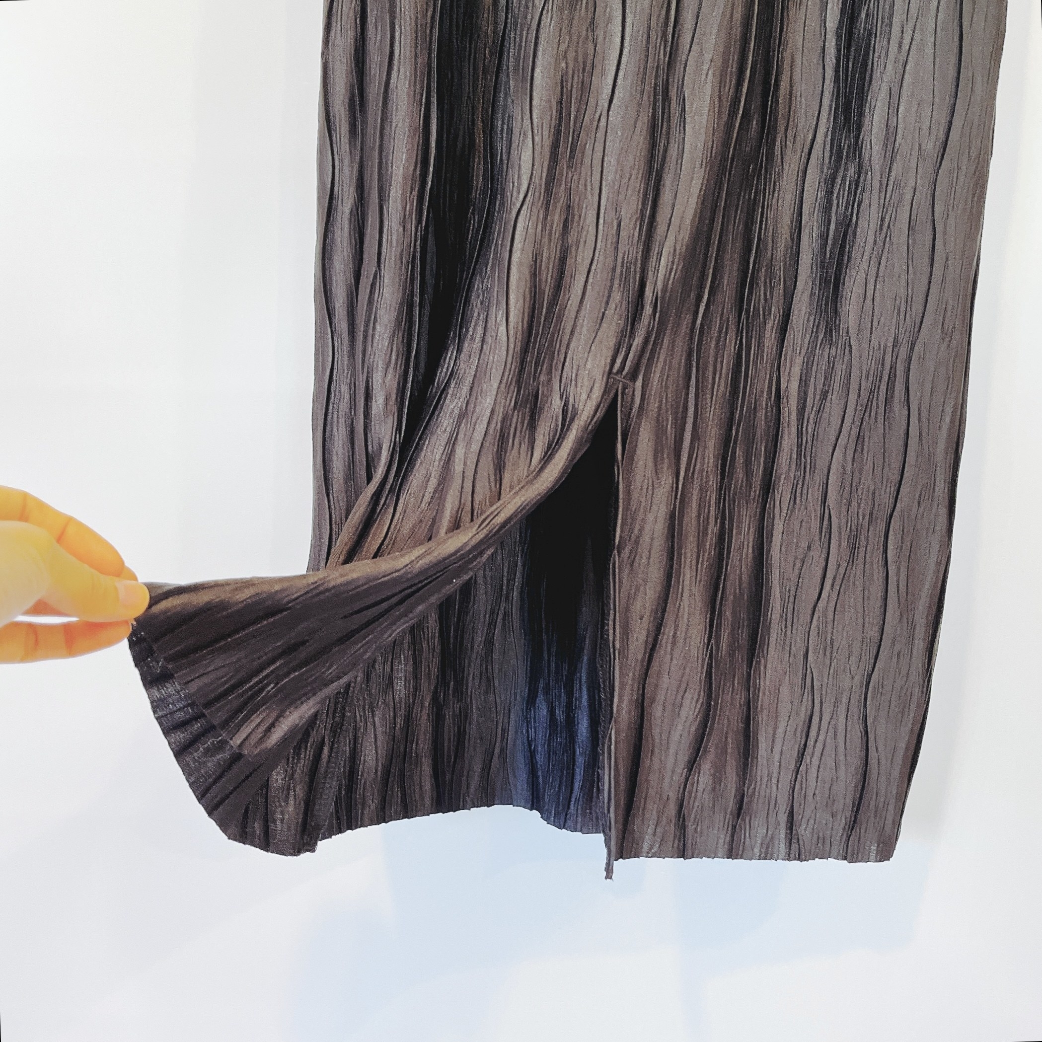 しまむらのオススメのアイテム「ウェーブプリーツナロースカート」