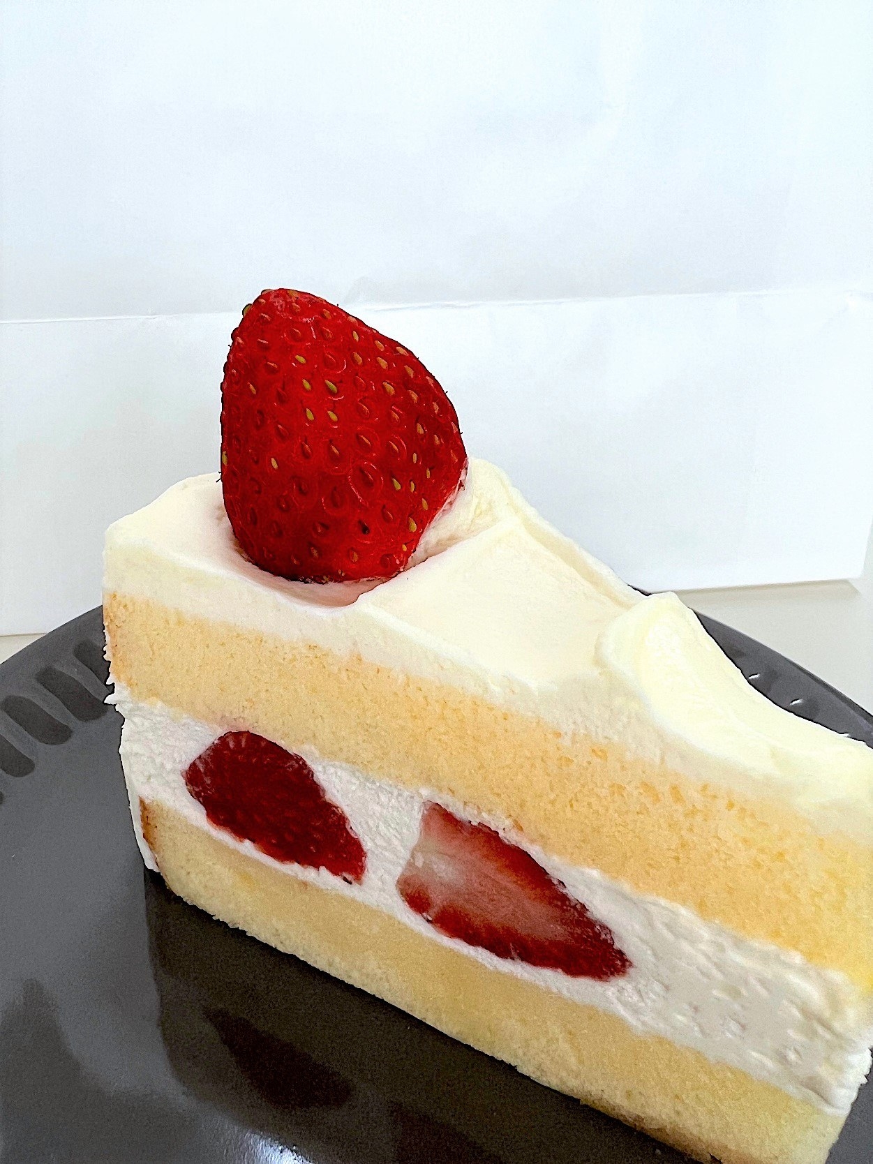 星乃珈琲店のオススメのメニュー「苺のプレミアムショートケーキ」