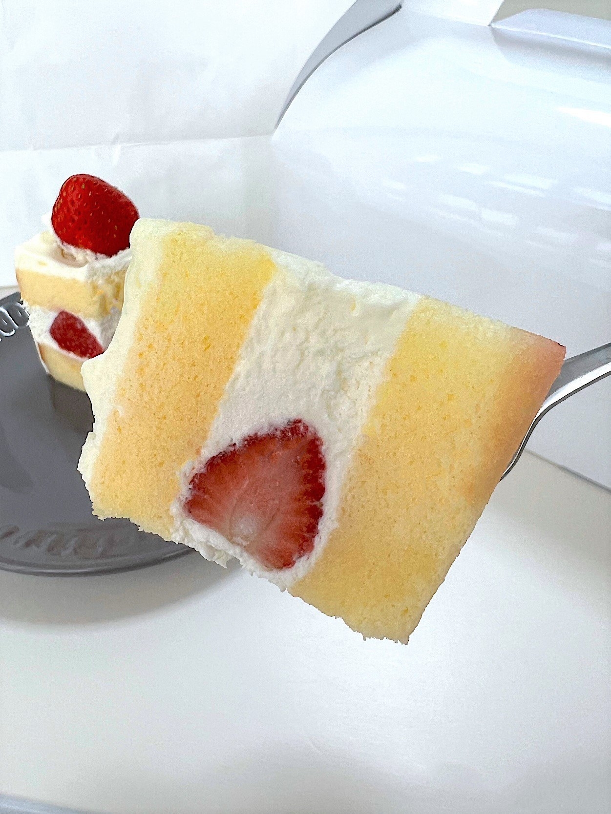 星乃珈琲店のオススメのメニュー「苺のプレミアムショートケーキ」