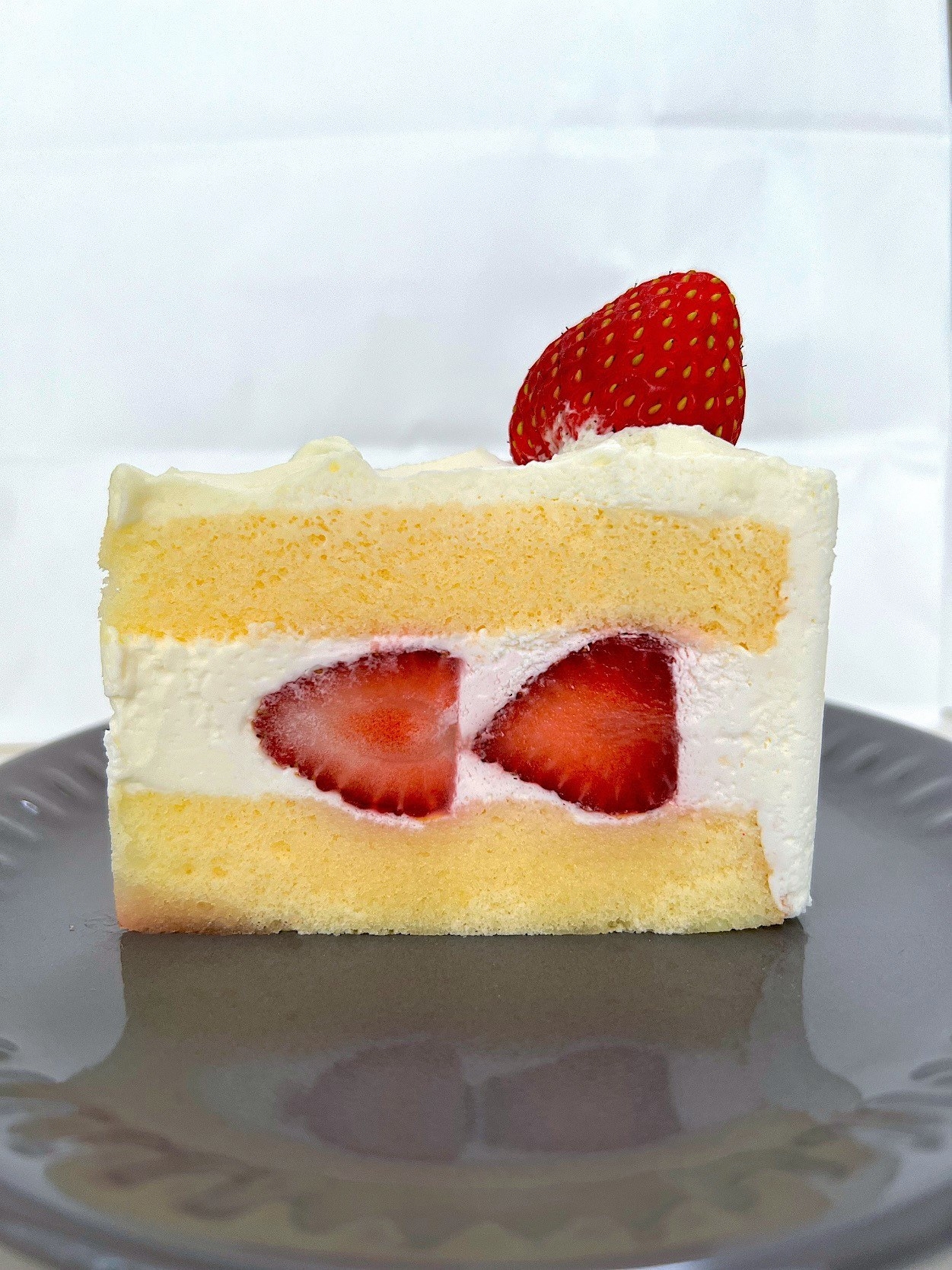 星乃珈琲店のオススメのメニュー「苺のプレミアムショートケーキ」