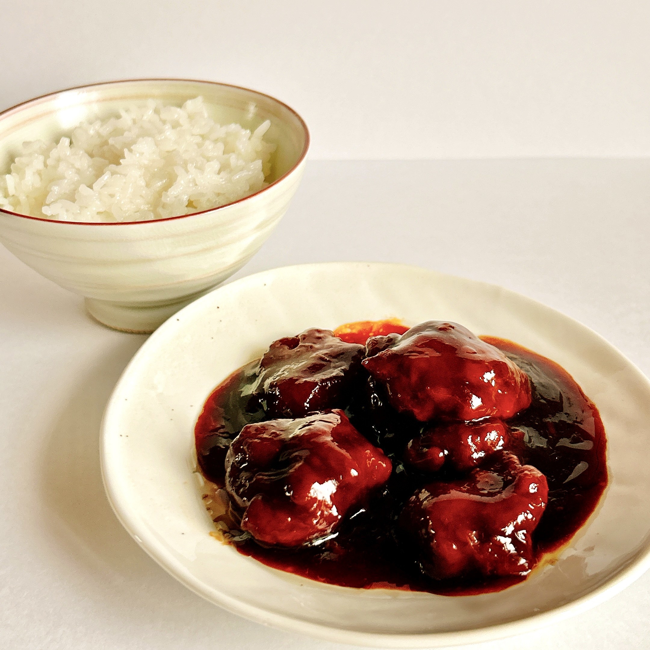 セブン‐イレブンのオススメの惣菜「7プレミアムゴールド 金の黒酢酢豚」