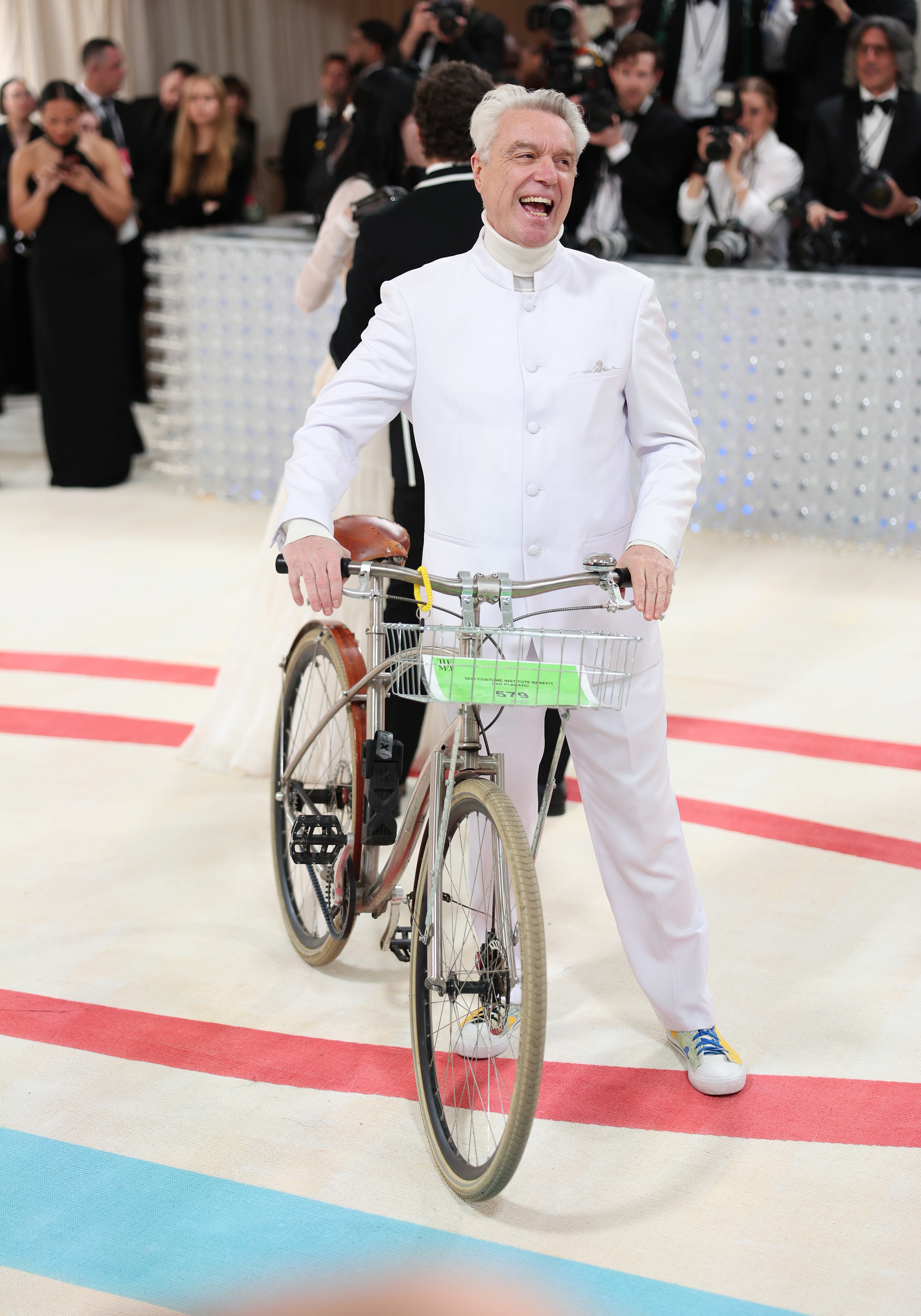 David Byrne Arrives to the Met Gala on a Bike