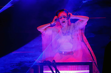 Grimes performing at Video Game Awards