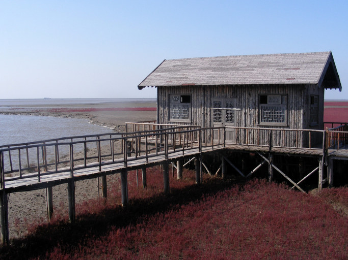 shack along the red beach