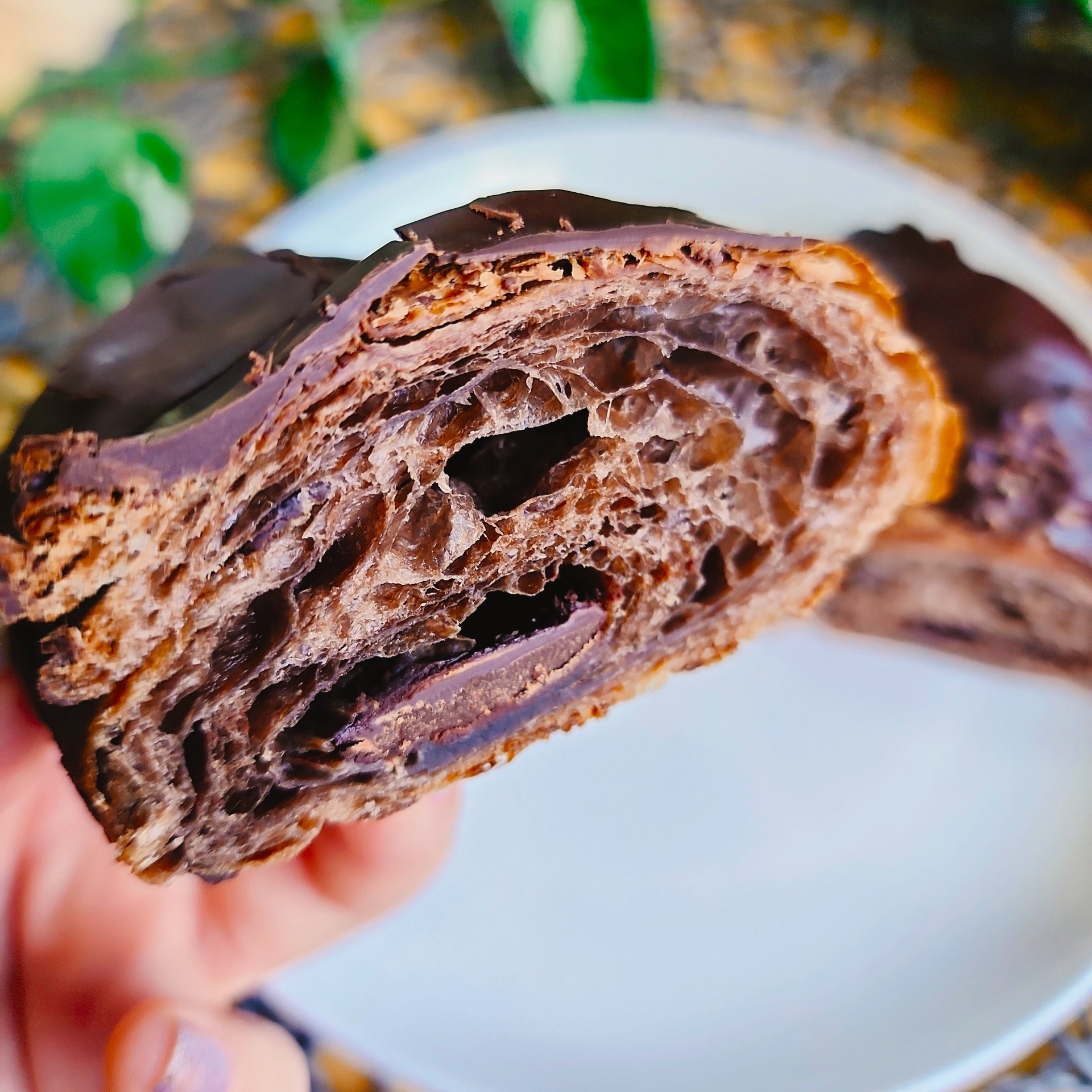 LAWSON（ローソン）のおすすめパン「GODIVA ショコラクロワッサン」