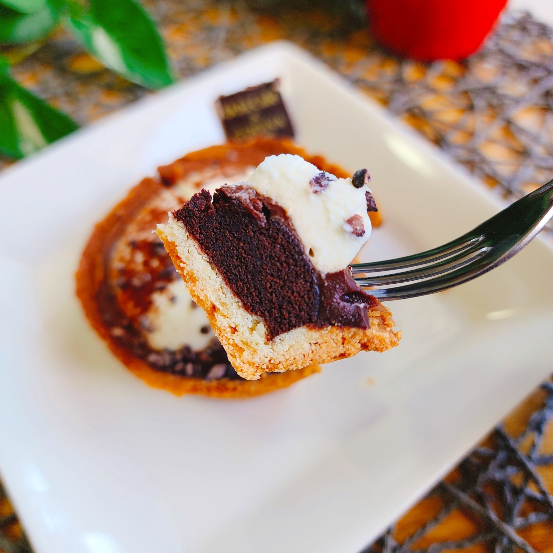 LAWSON(ローソン)のおすすめスイーツ「Uchi Café×GODIVA ショコラタルト」