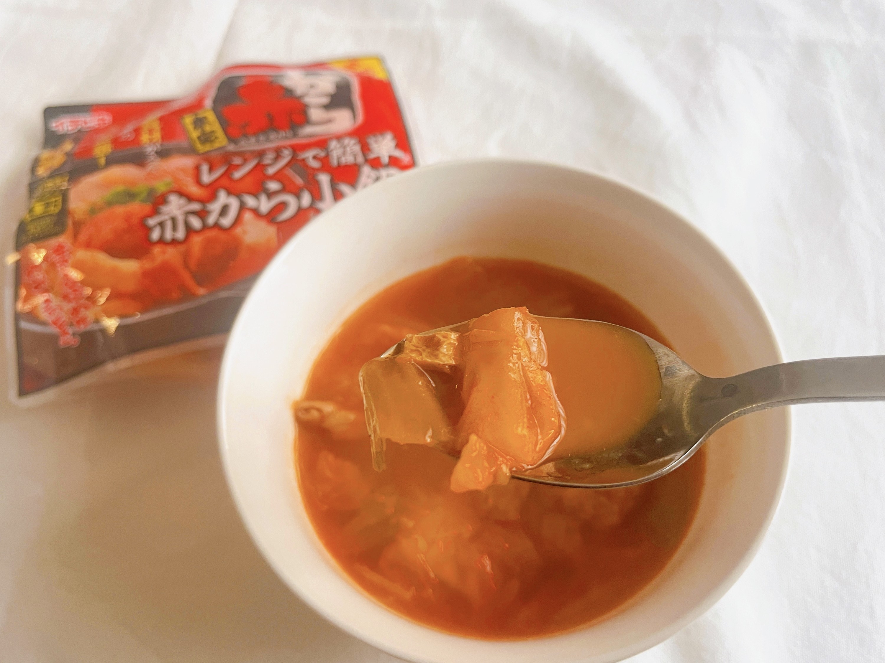 セブン-イレブンのオススメのチルド商品「レンジで簡単 赤から小鍋 210g」