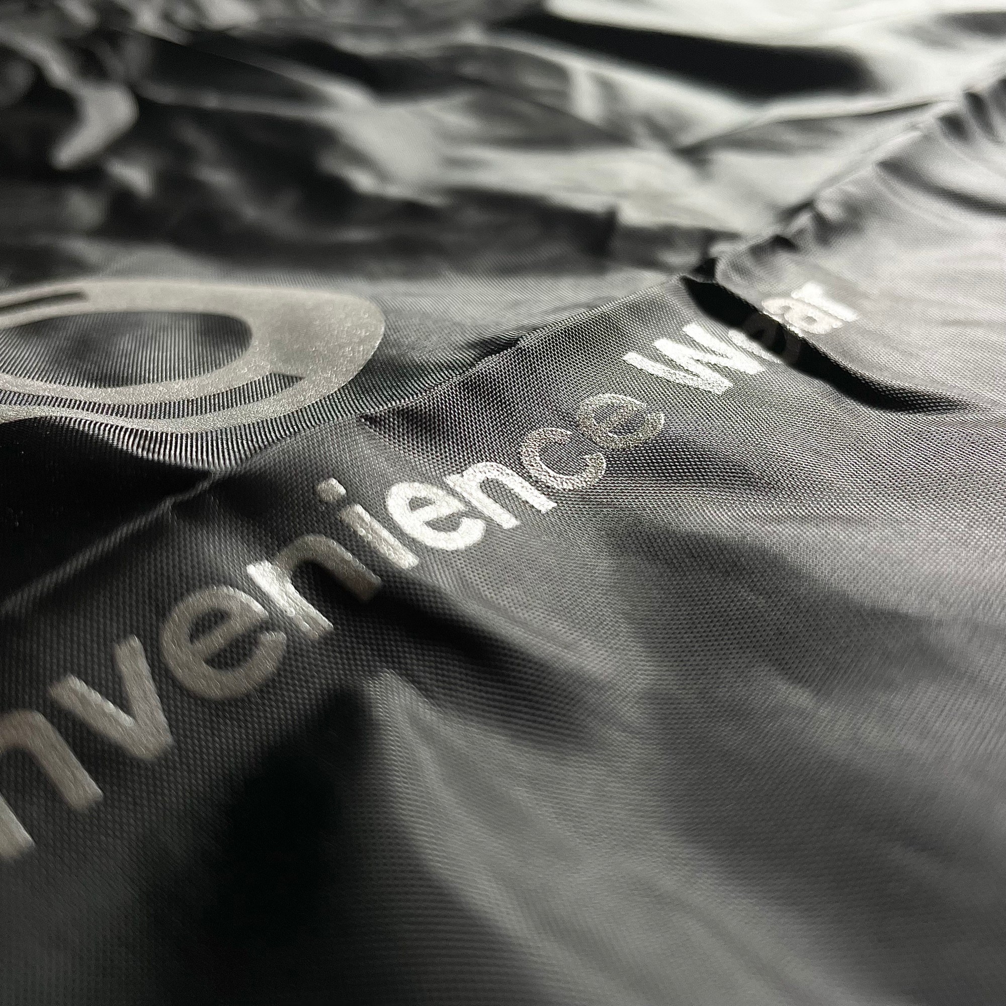 FamilyMart（ファミリーマート）のおすすめのアイテム「エコバッグ くろ」