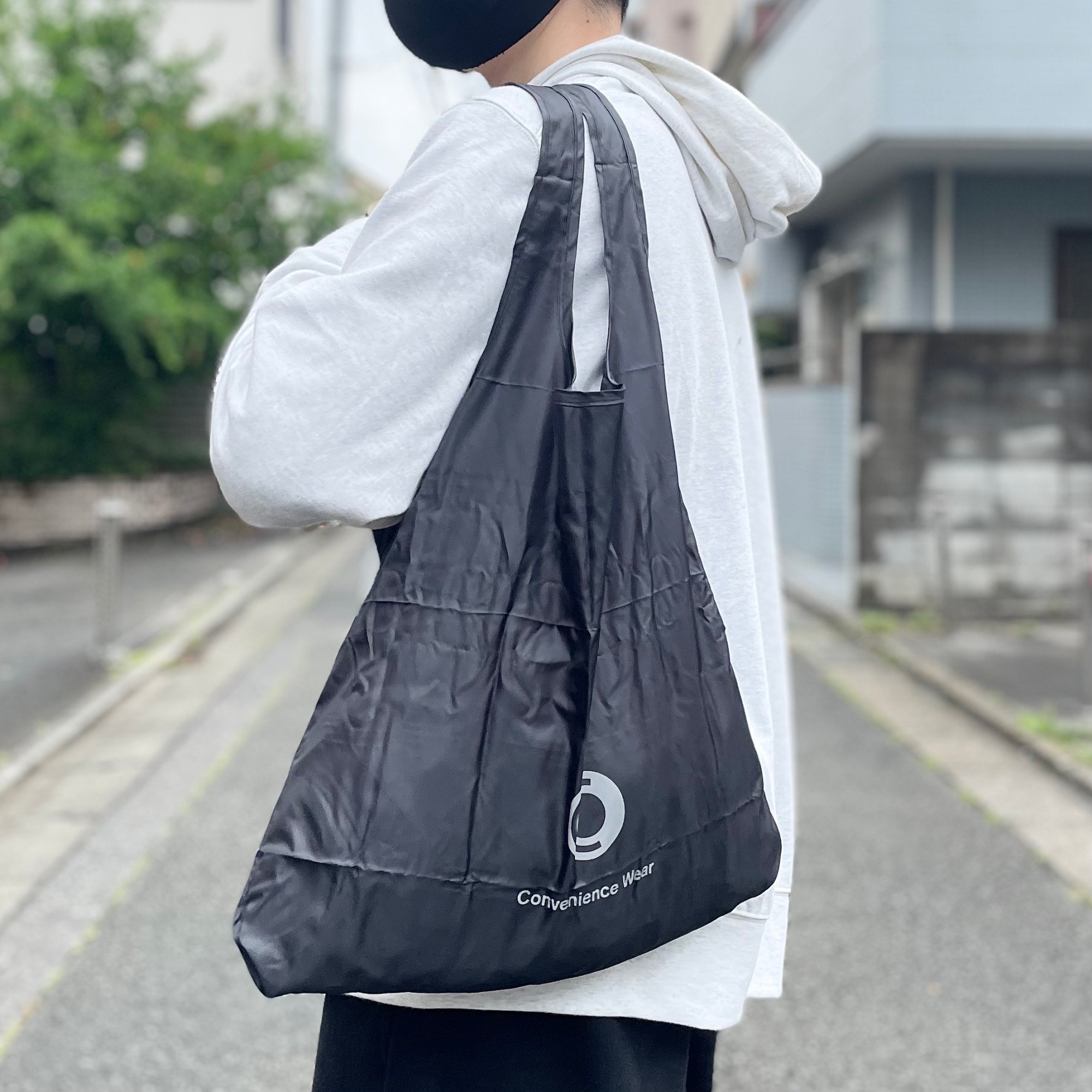 FamilyMart（ファミリーマート）のおすすめのアイテム「エコバッグ くろ」