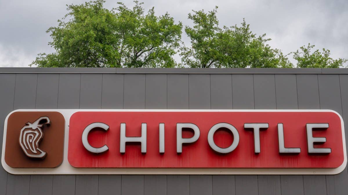 A man in Washington, D.C. was upset over how long a Chipotle employee was taking with his order.